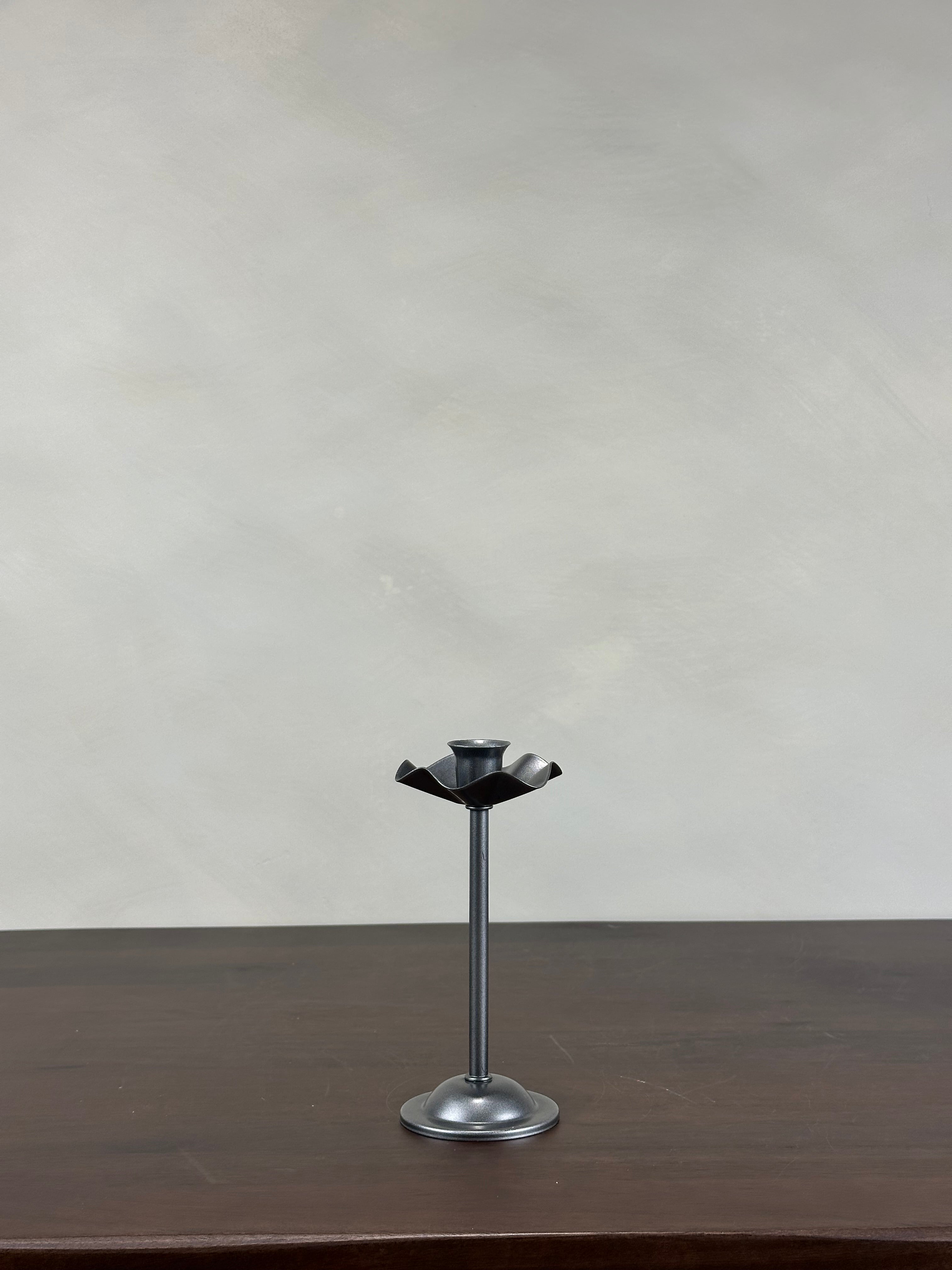 RUFFLE CANDLE STICK HOLDER - MEDIUM
