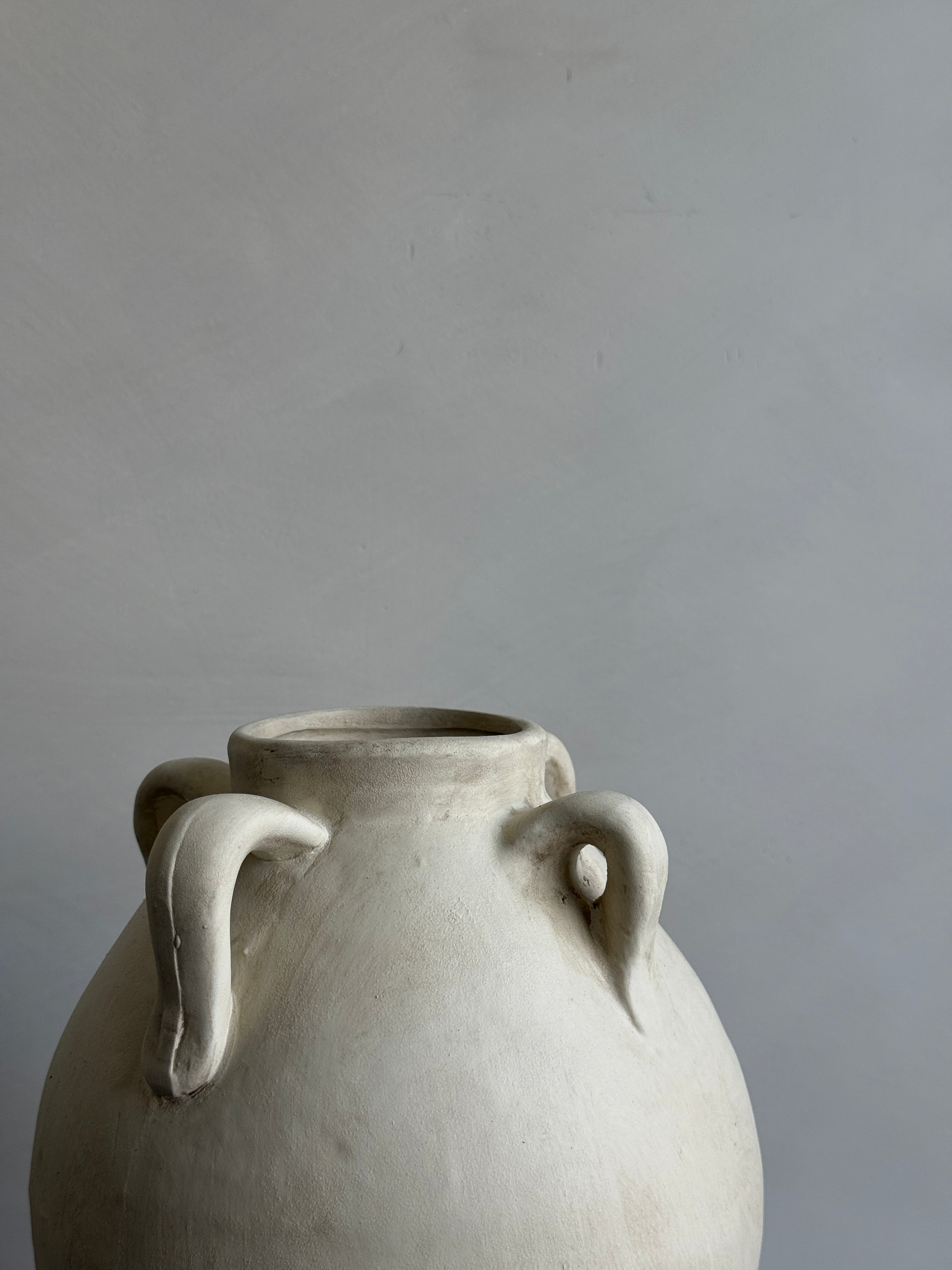 CREAM POTTERY