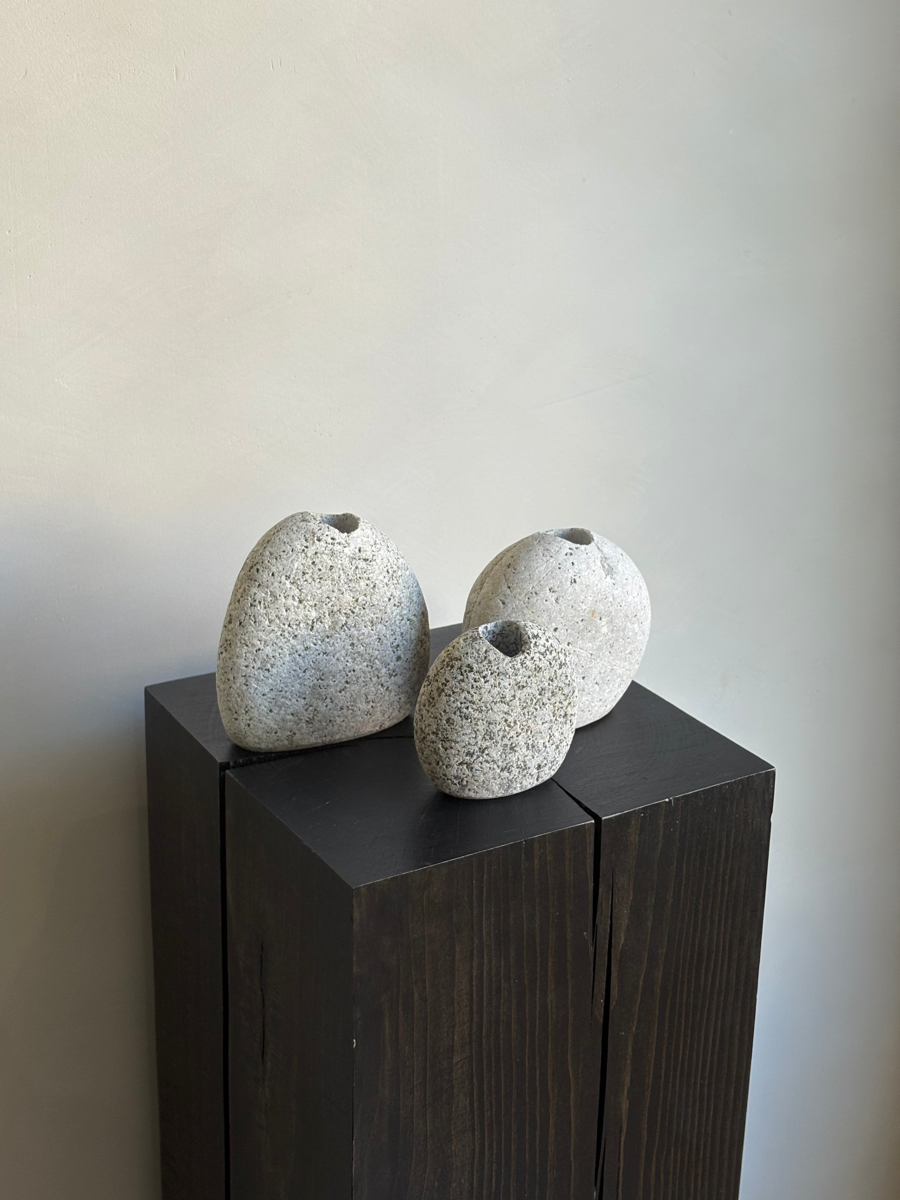 BEACH STONE VASE