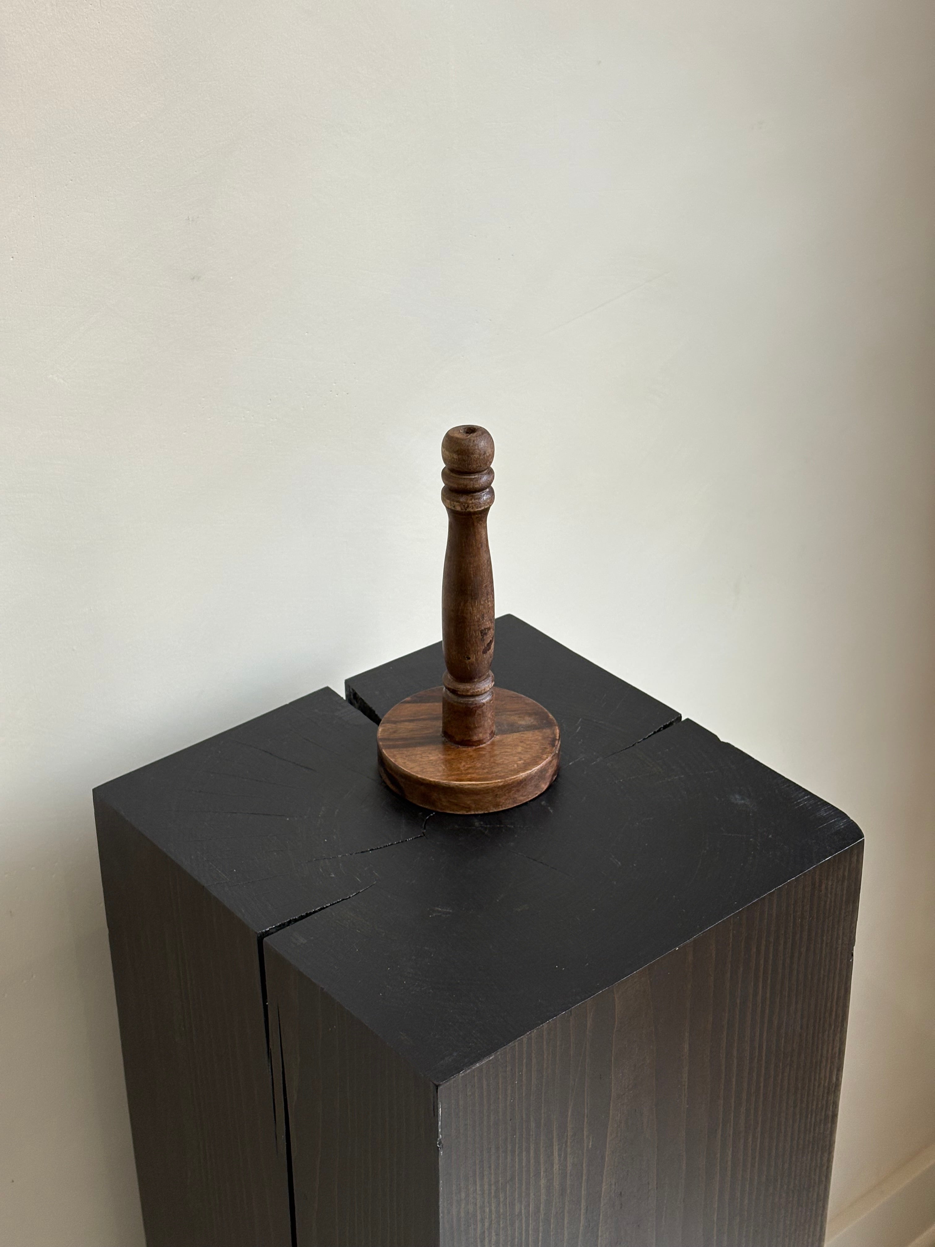 VINTAGE WOODEN SPINDLE STAND