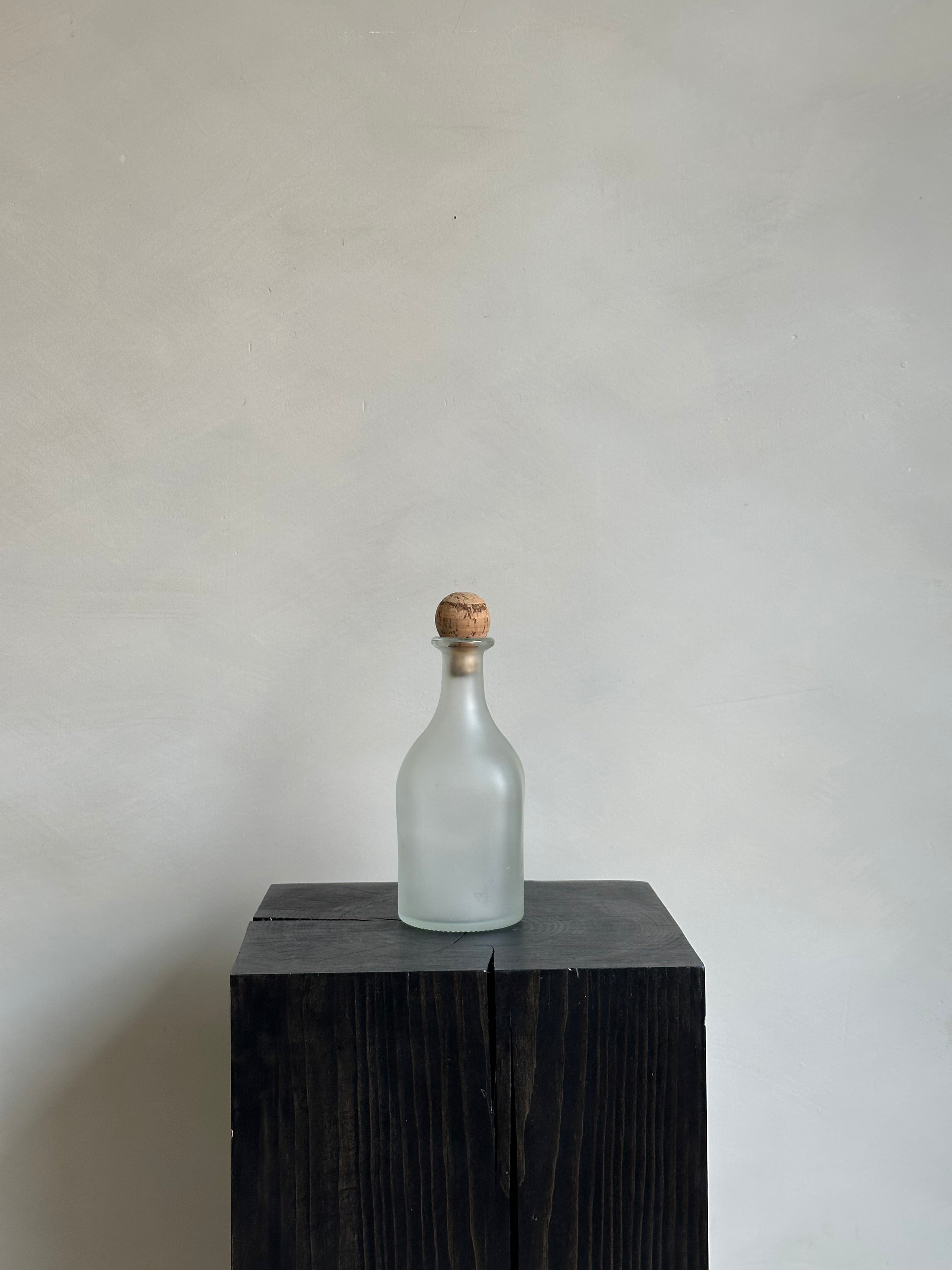 FROSTED BOTTLE