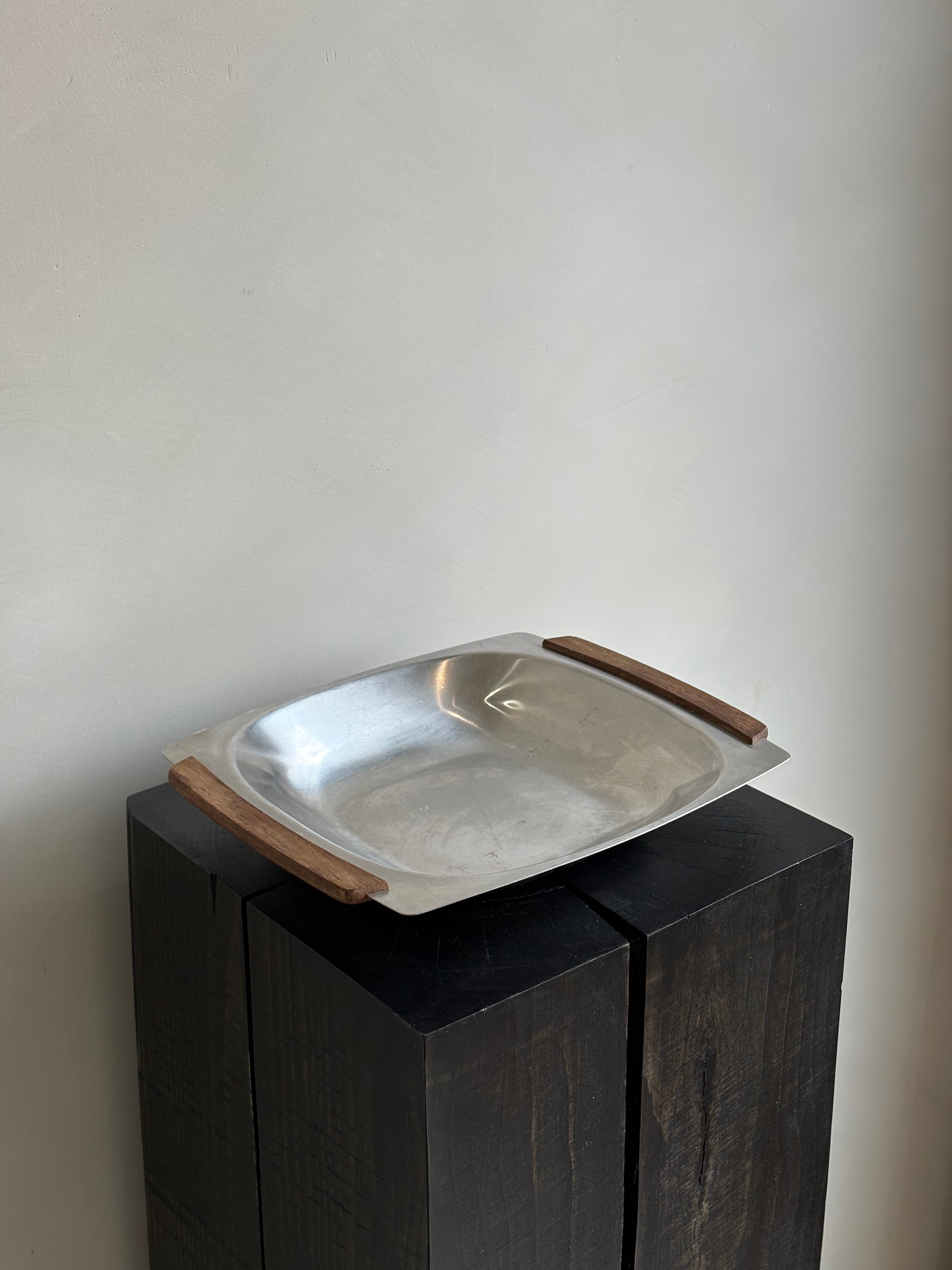CHROME TRAY WITH WOODEN HANDLES