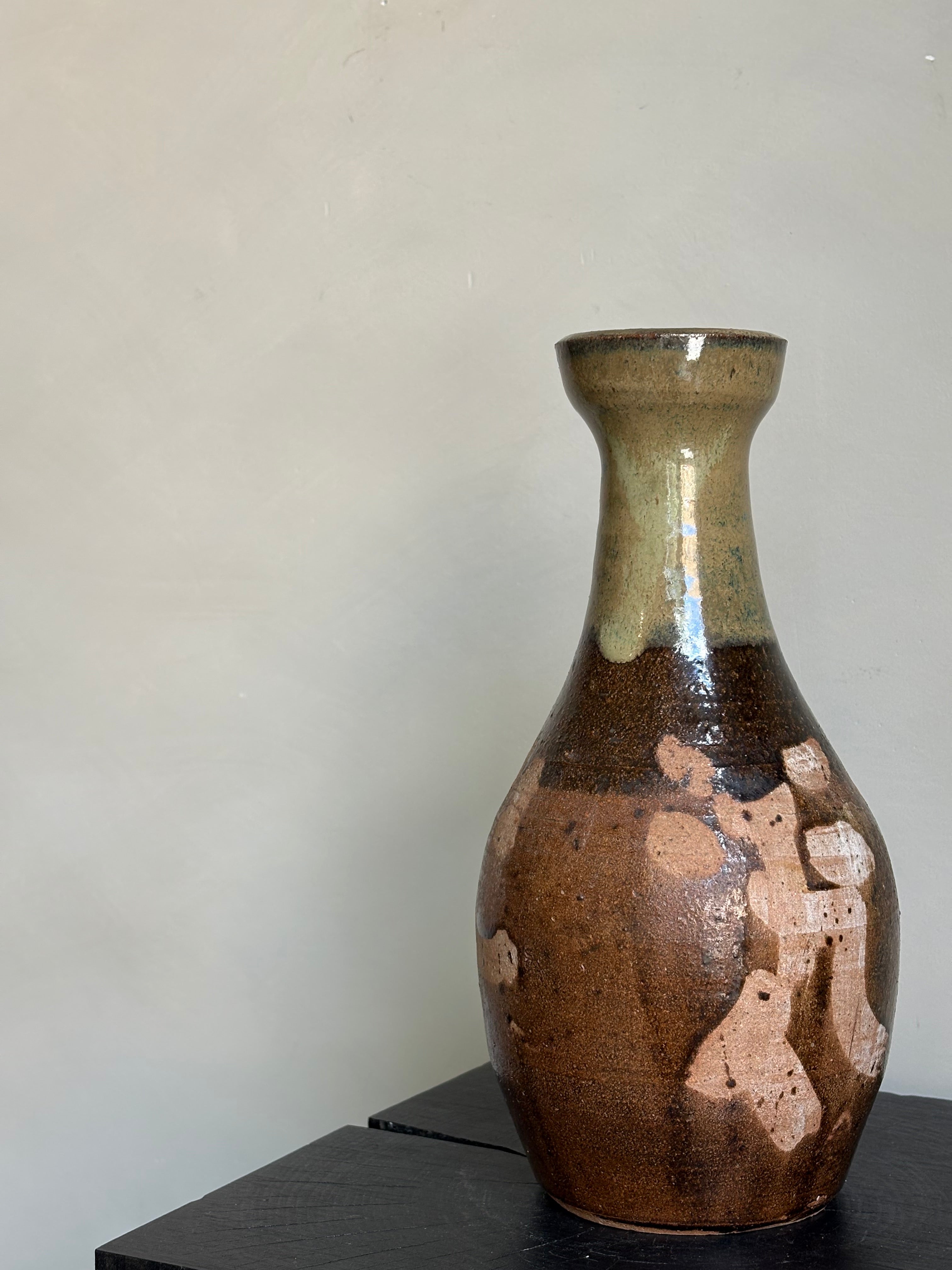 HANDCRAFTED VASE