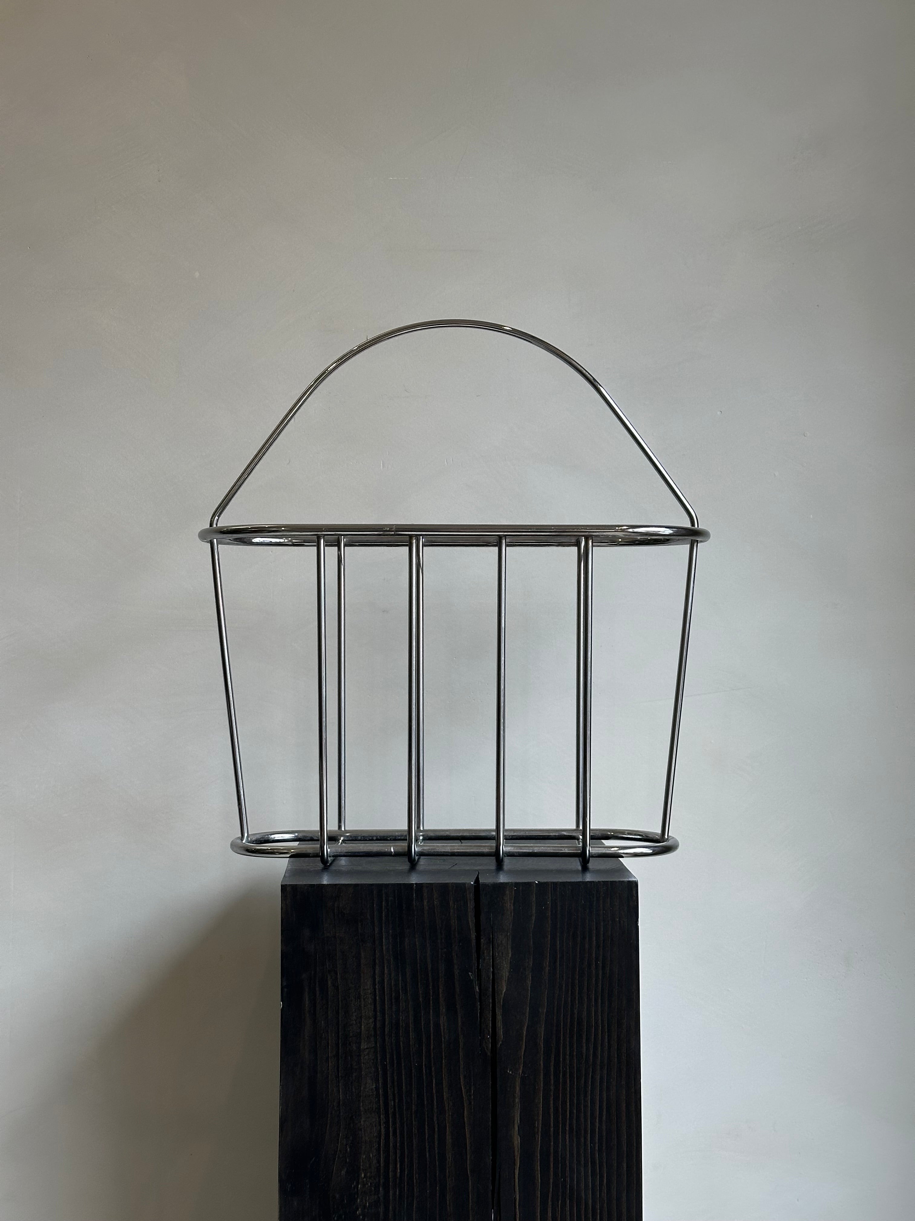 CHROME MAGAZINE RACK