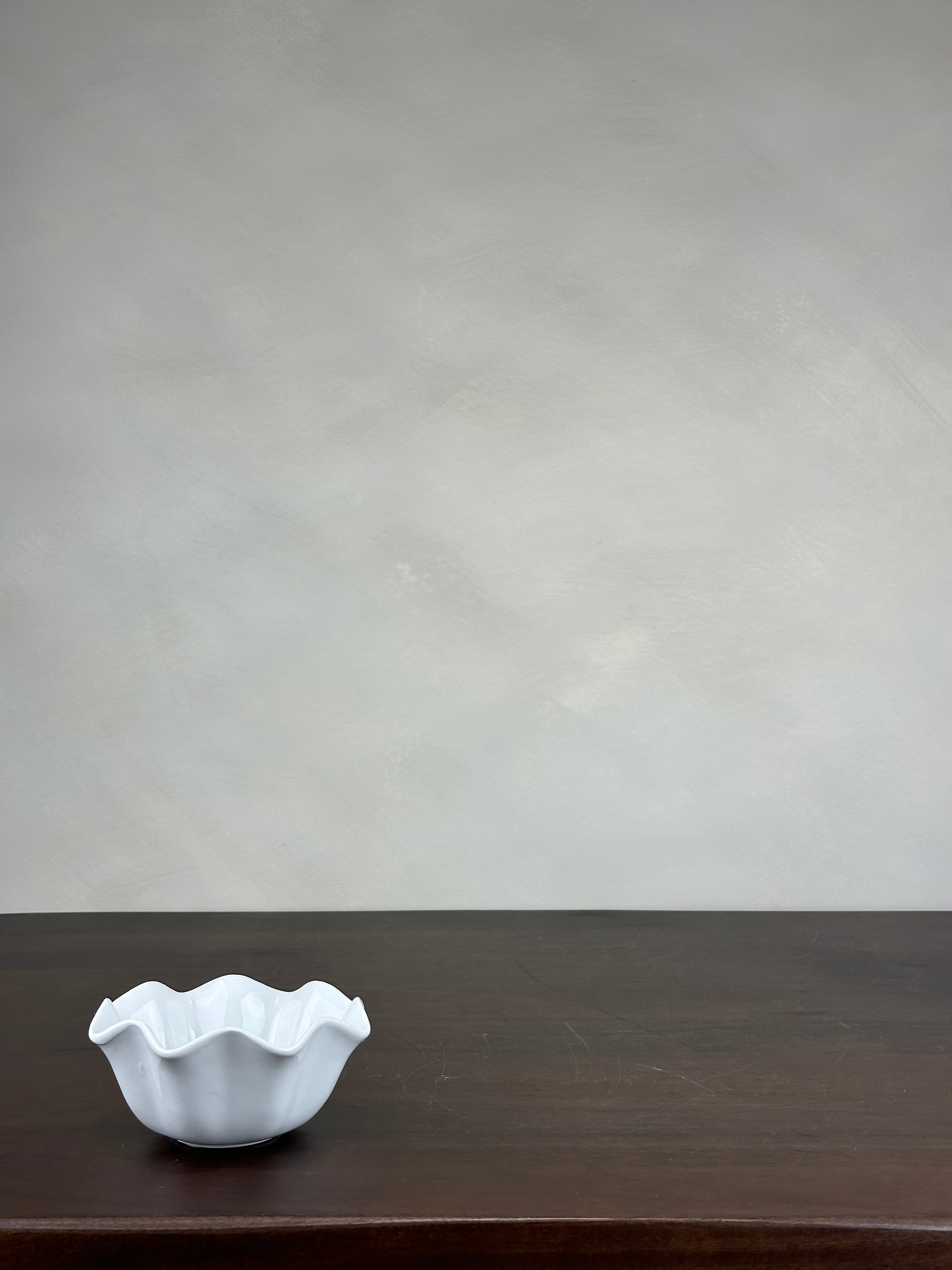 RUFFLED ACCENT BOWL