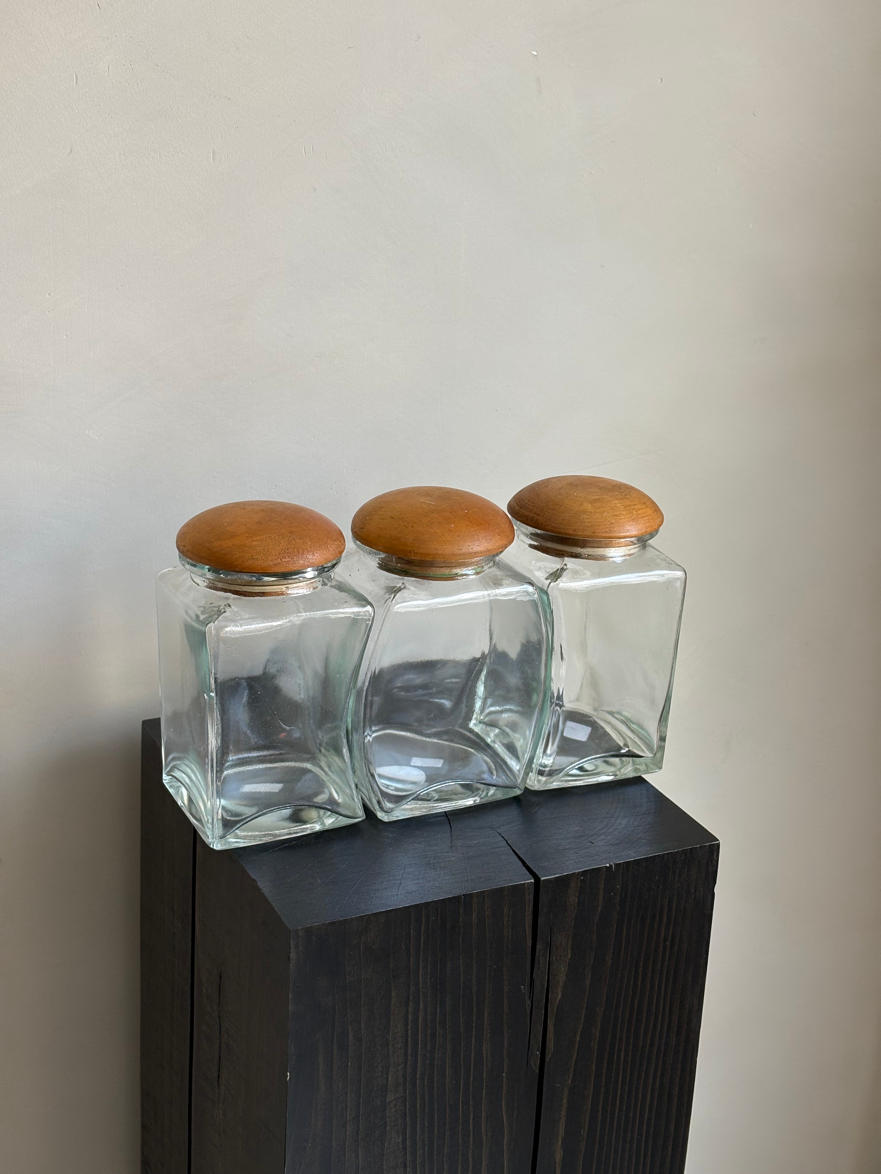 GLASS JAR TRIO