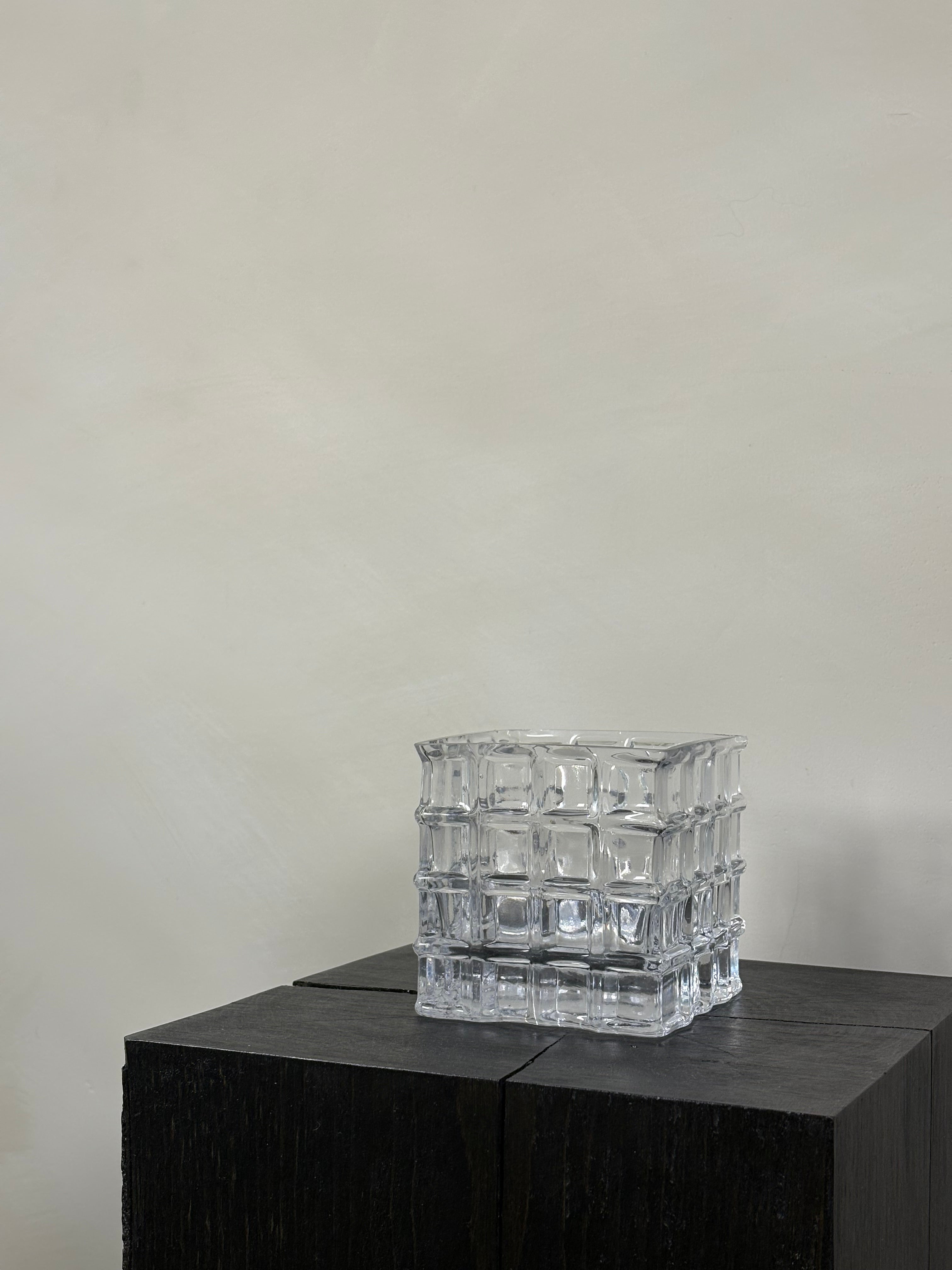 SMALL CUBE VASE