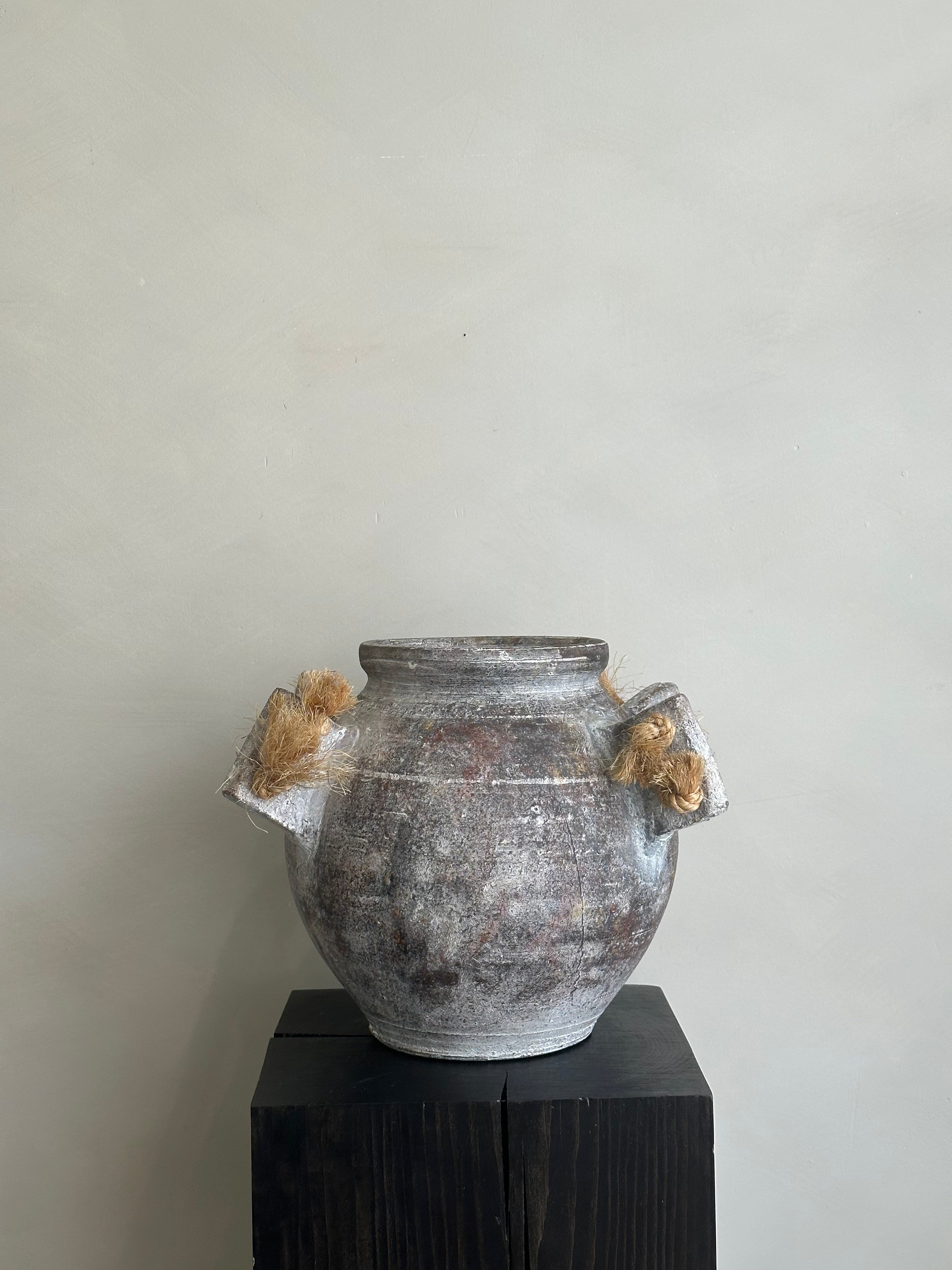 STONE ROPE VESSEL