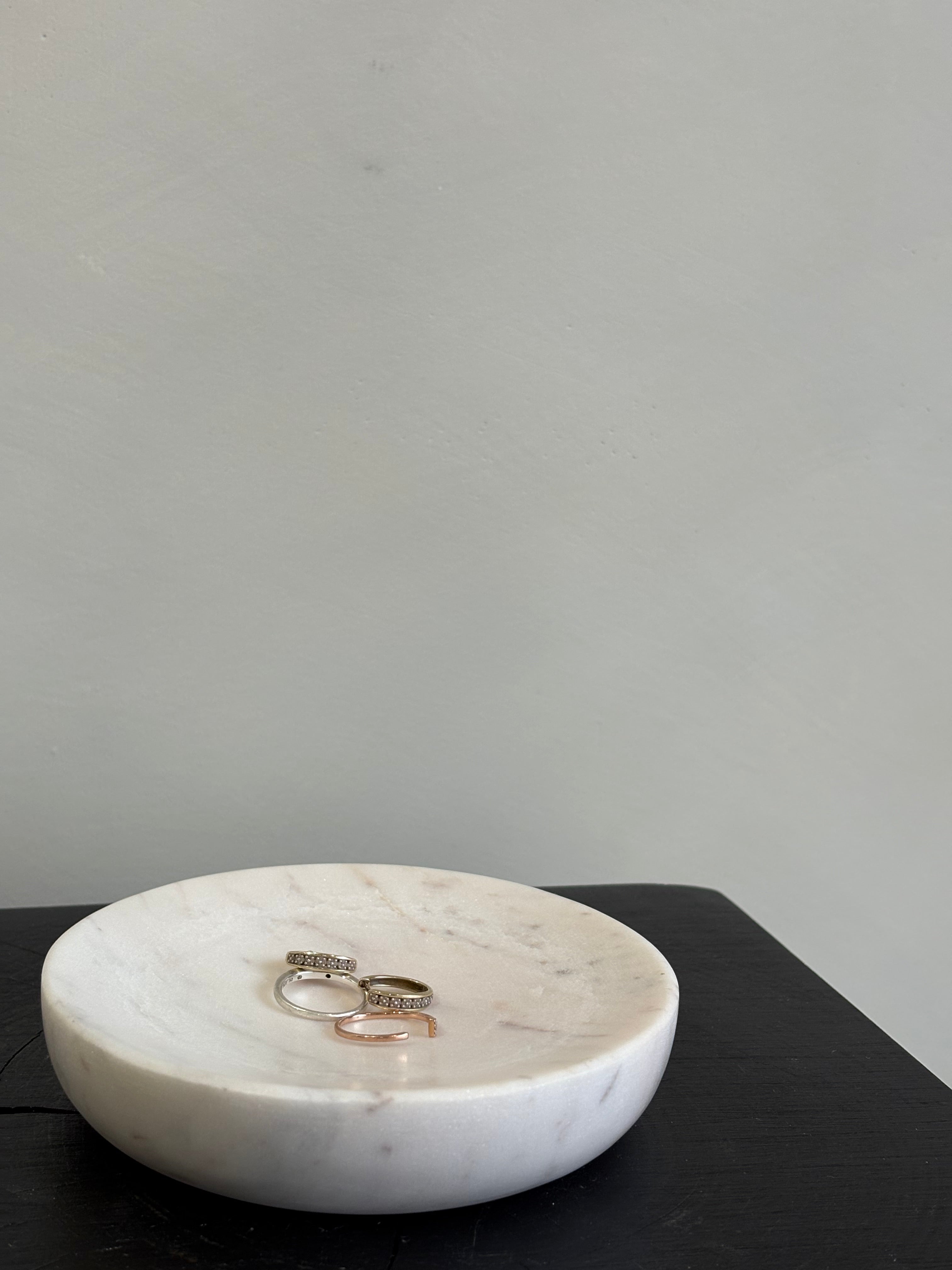 CLEO DISH WHITE MARBLE