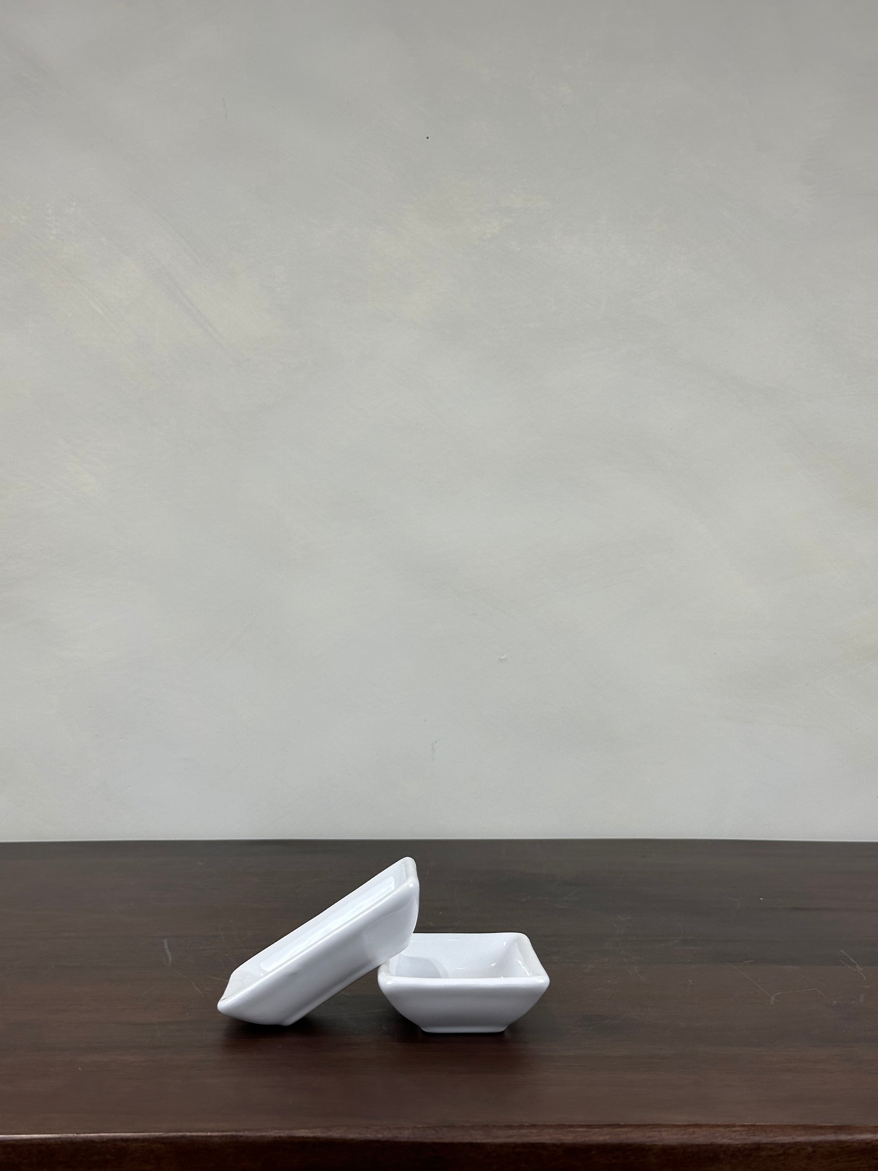 SMALL WHITE DISH