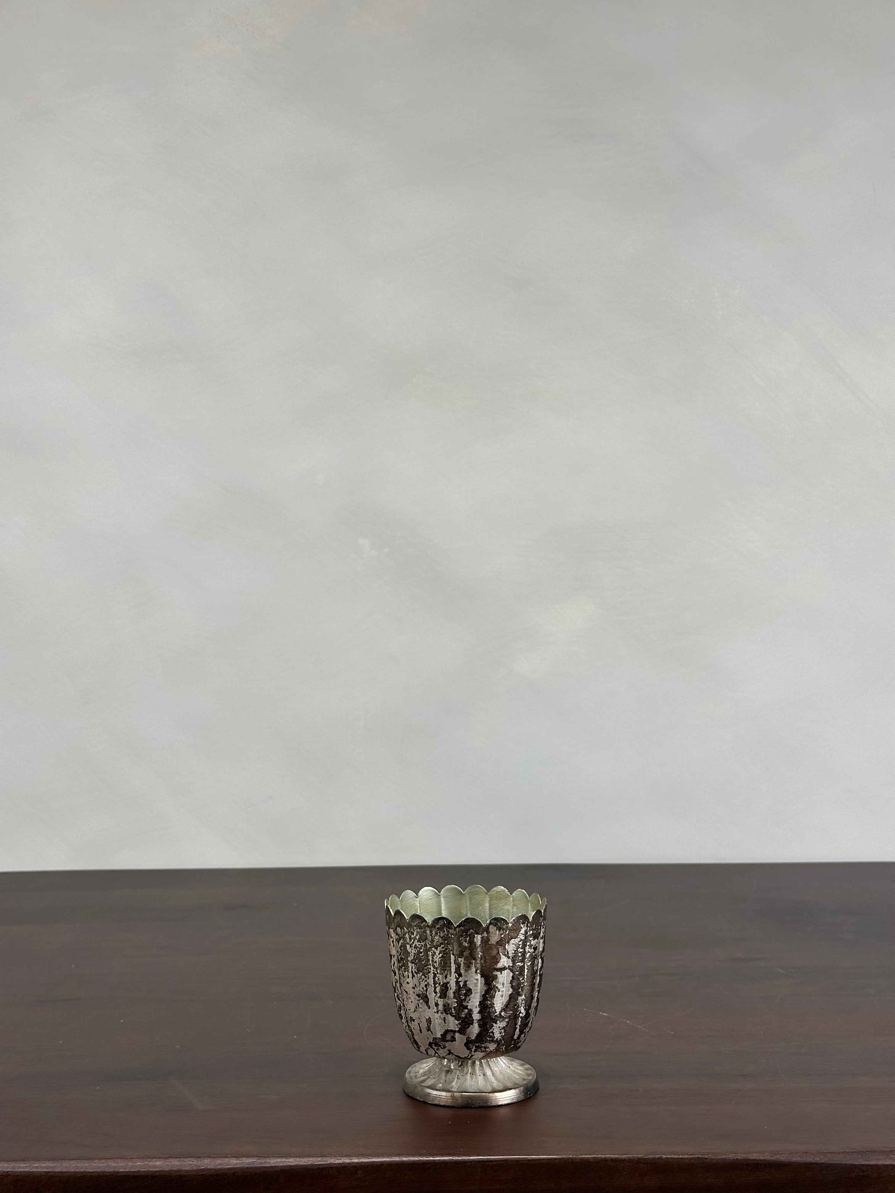 VINTAGE PEDESTAL