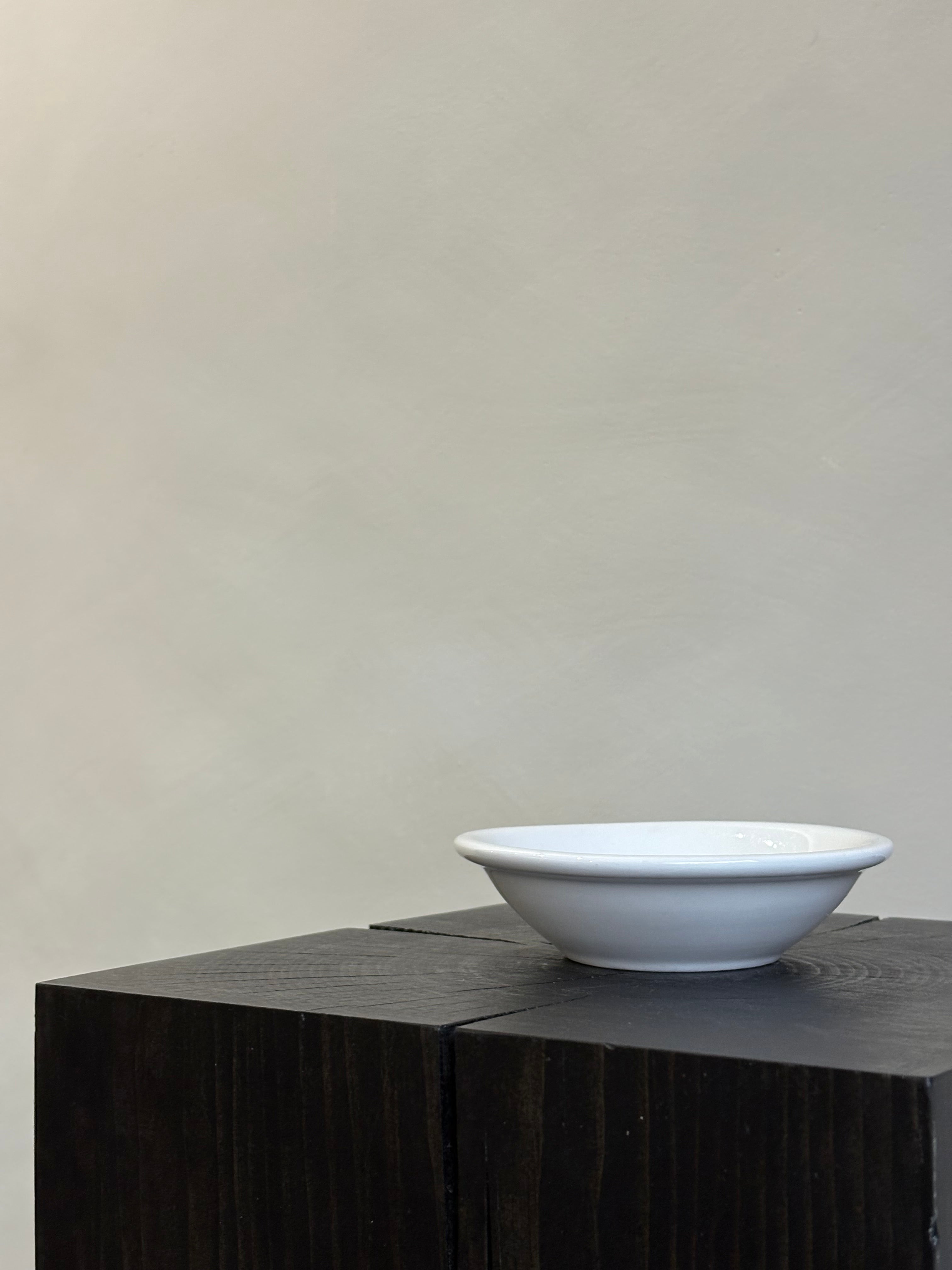 SMALL LIPPED BOWL