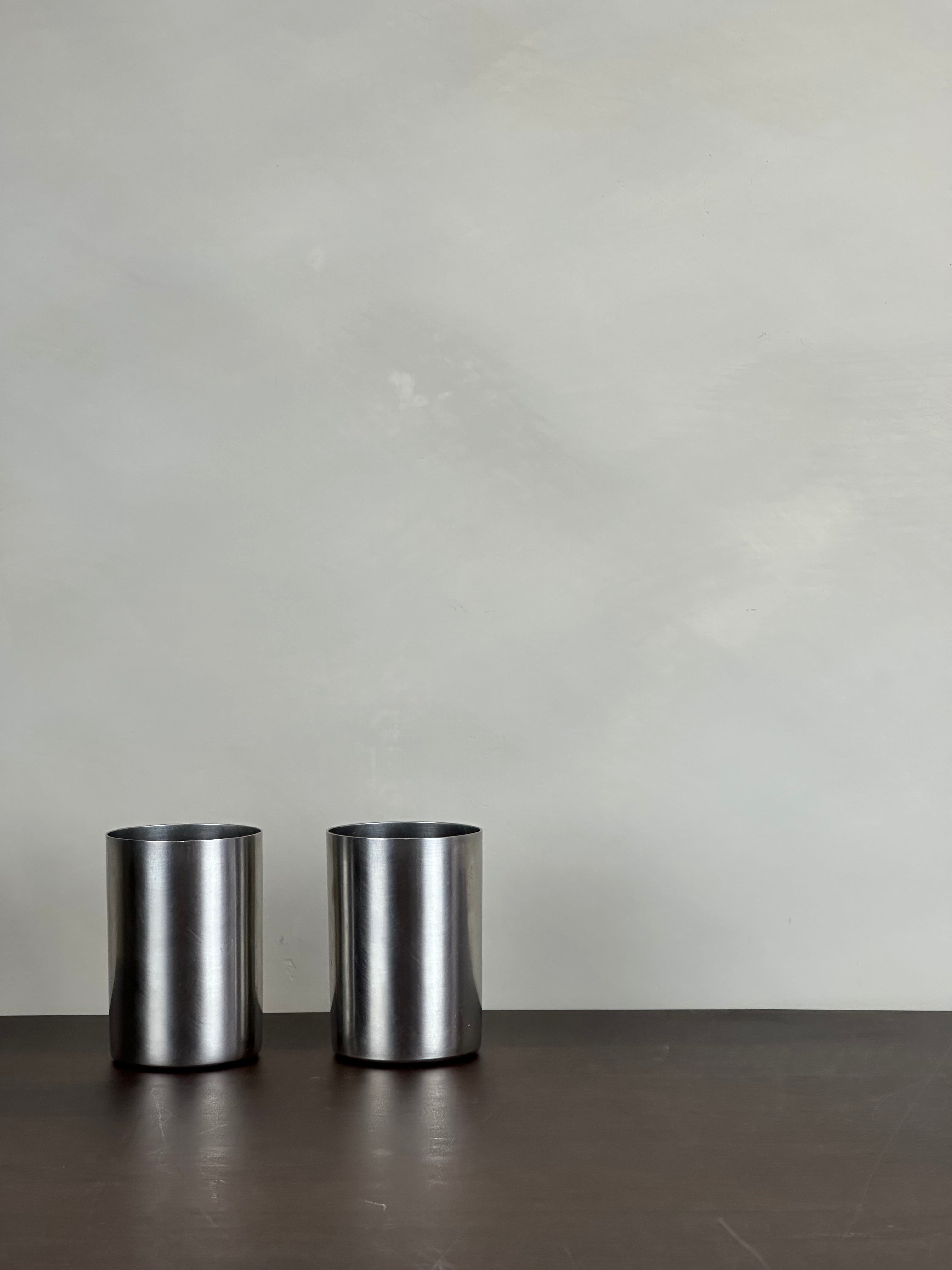 CHROME HOLDER