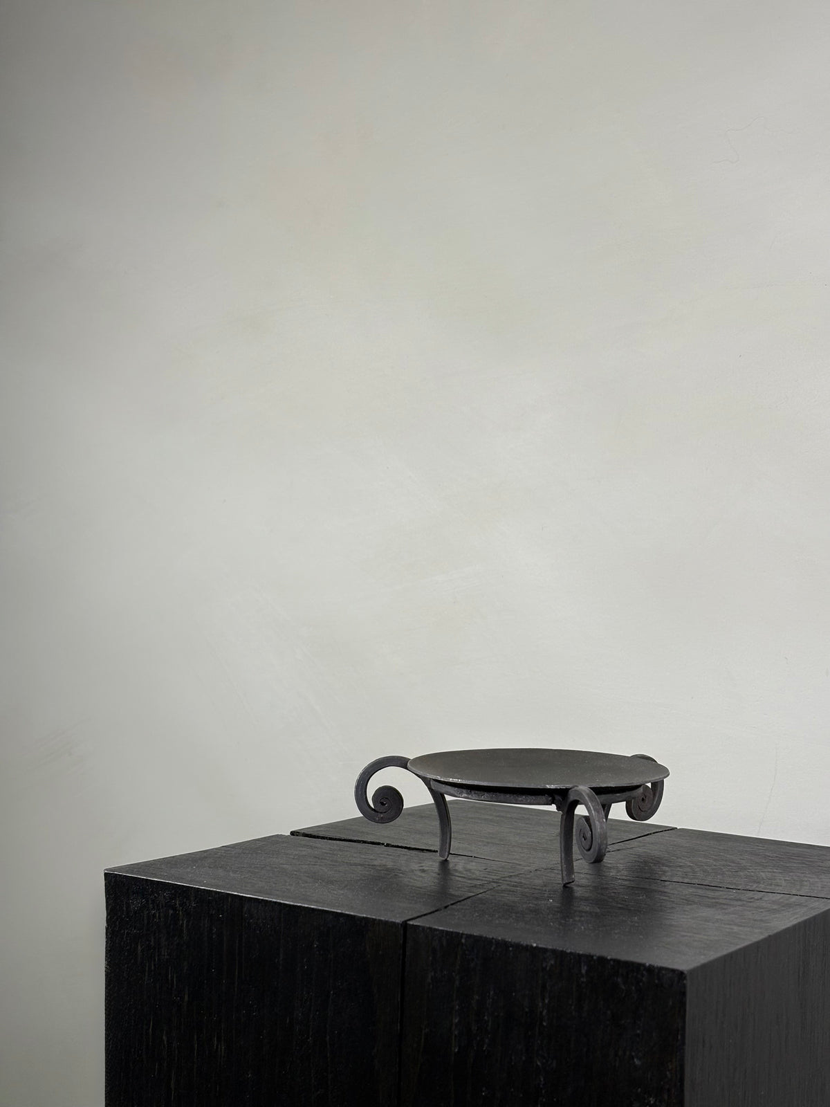 BROWN PILLAR CANDLE HOLDER