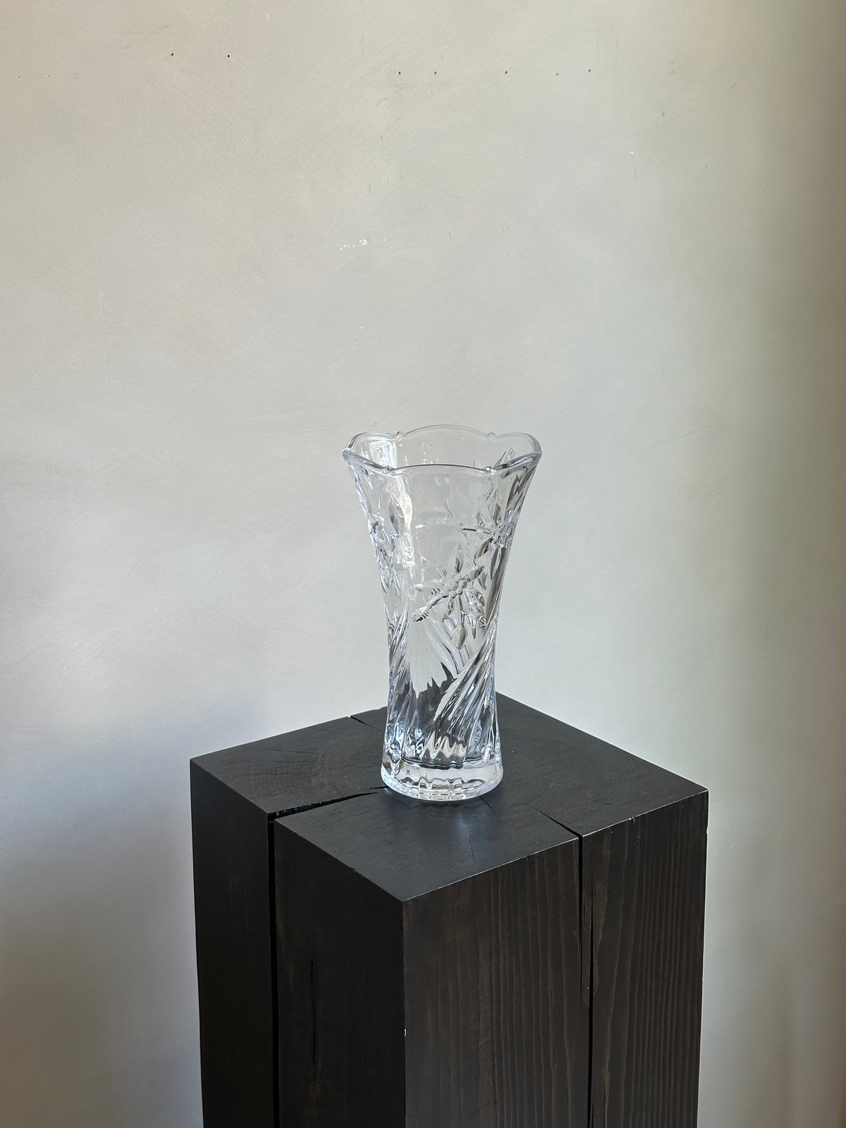 FLORAL GLASS VASE