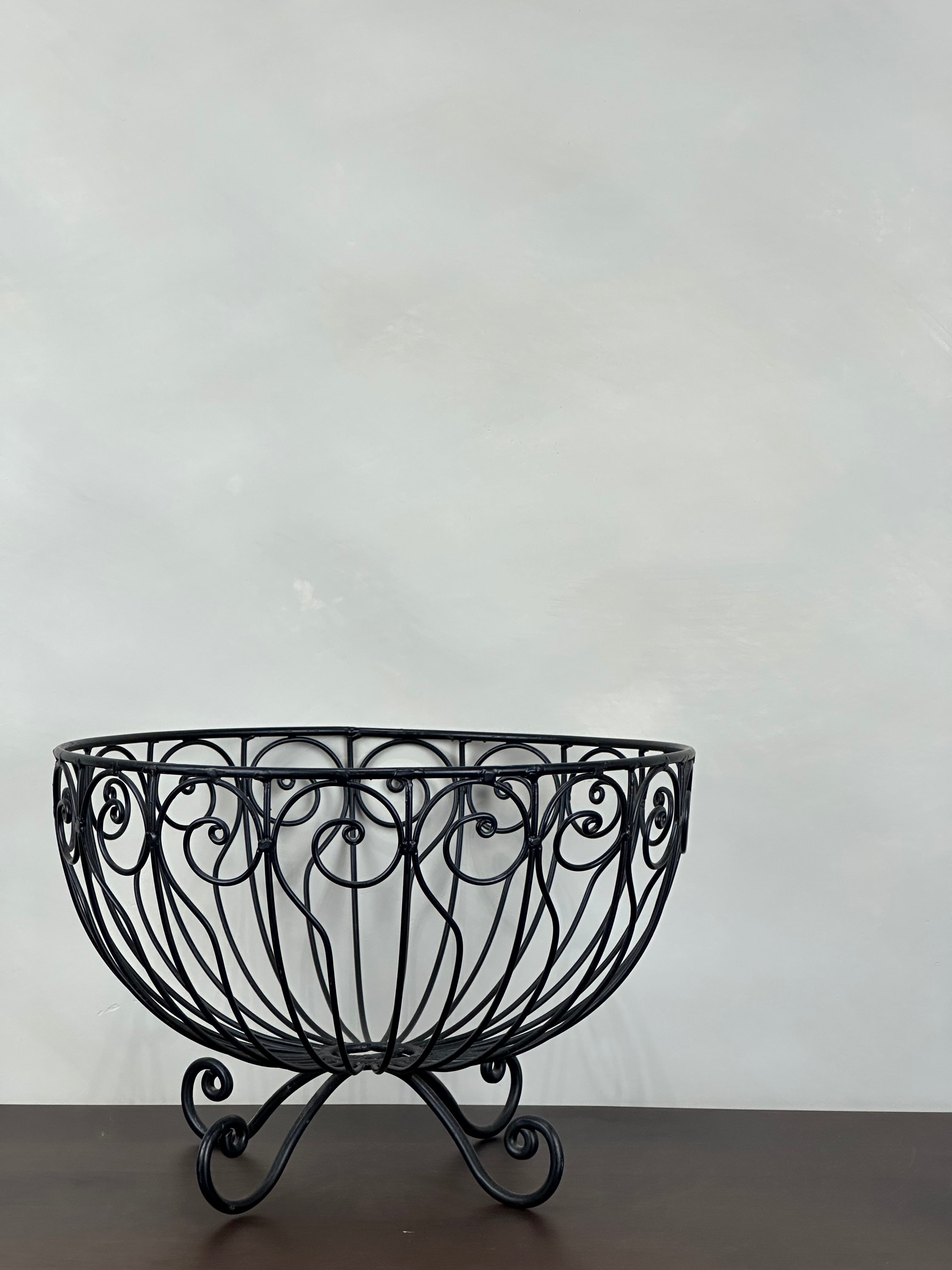 FOOTED METAL BOWL
