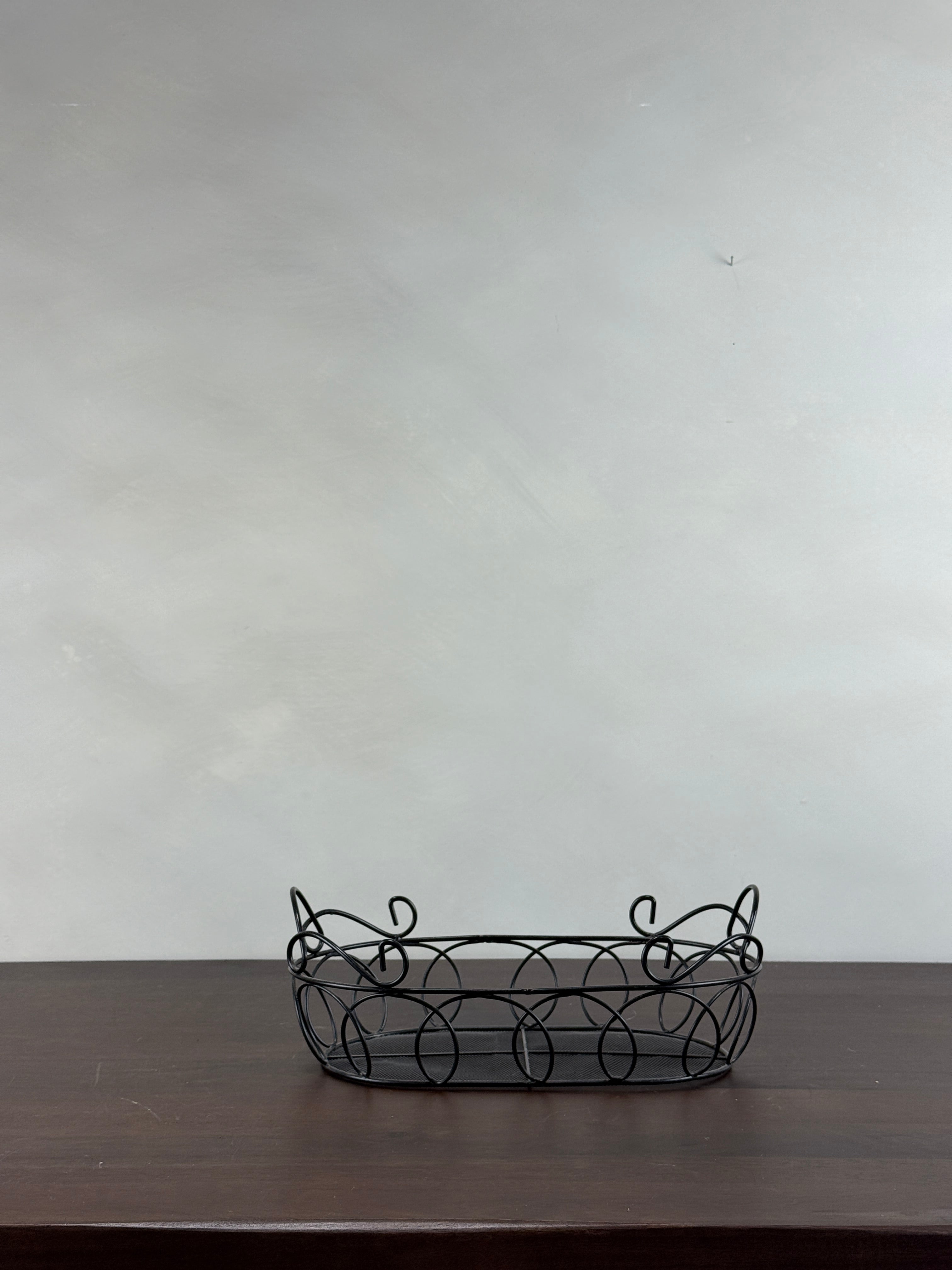 BLACK METAL BASKET
