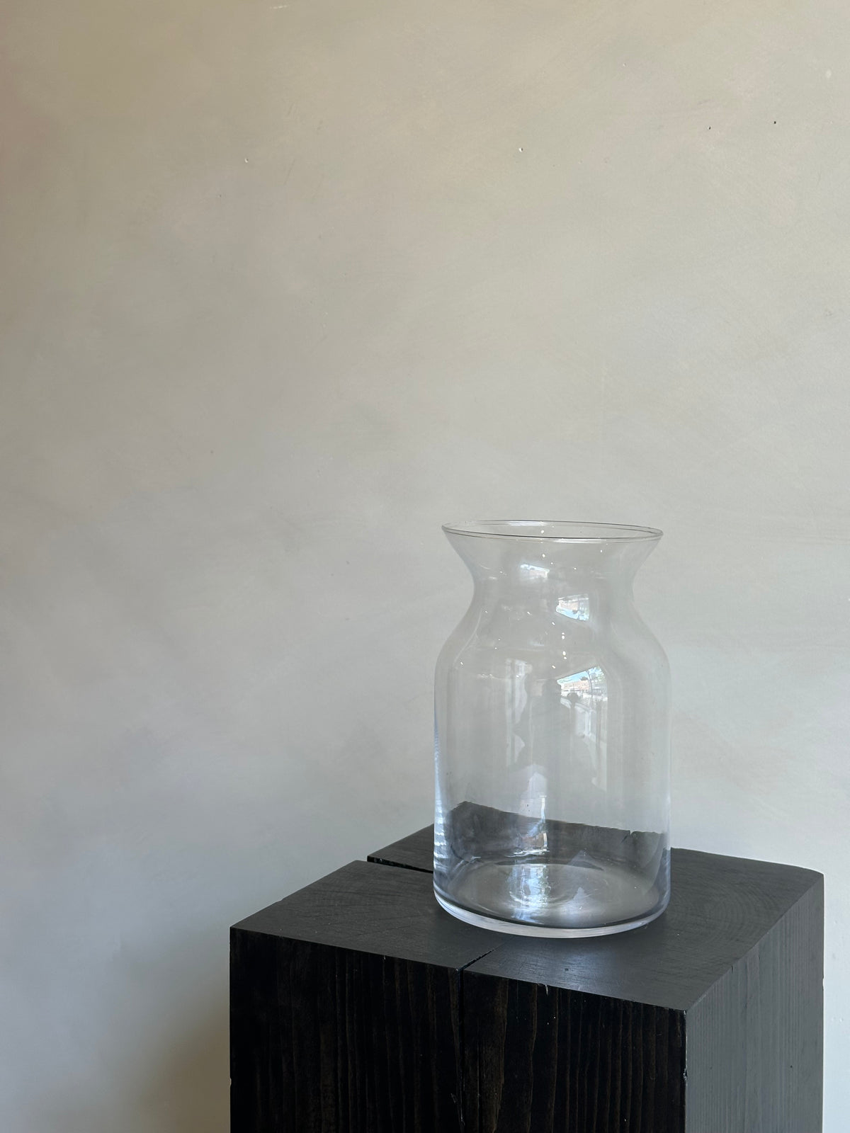 CLASSIC TAPERED VASE