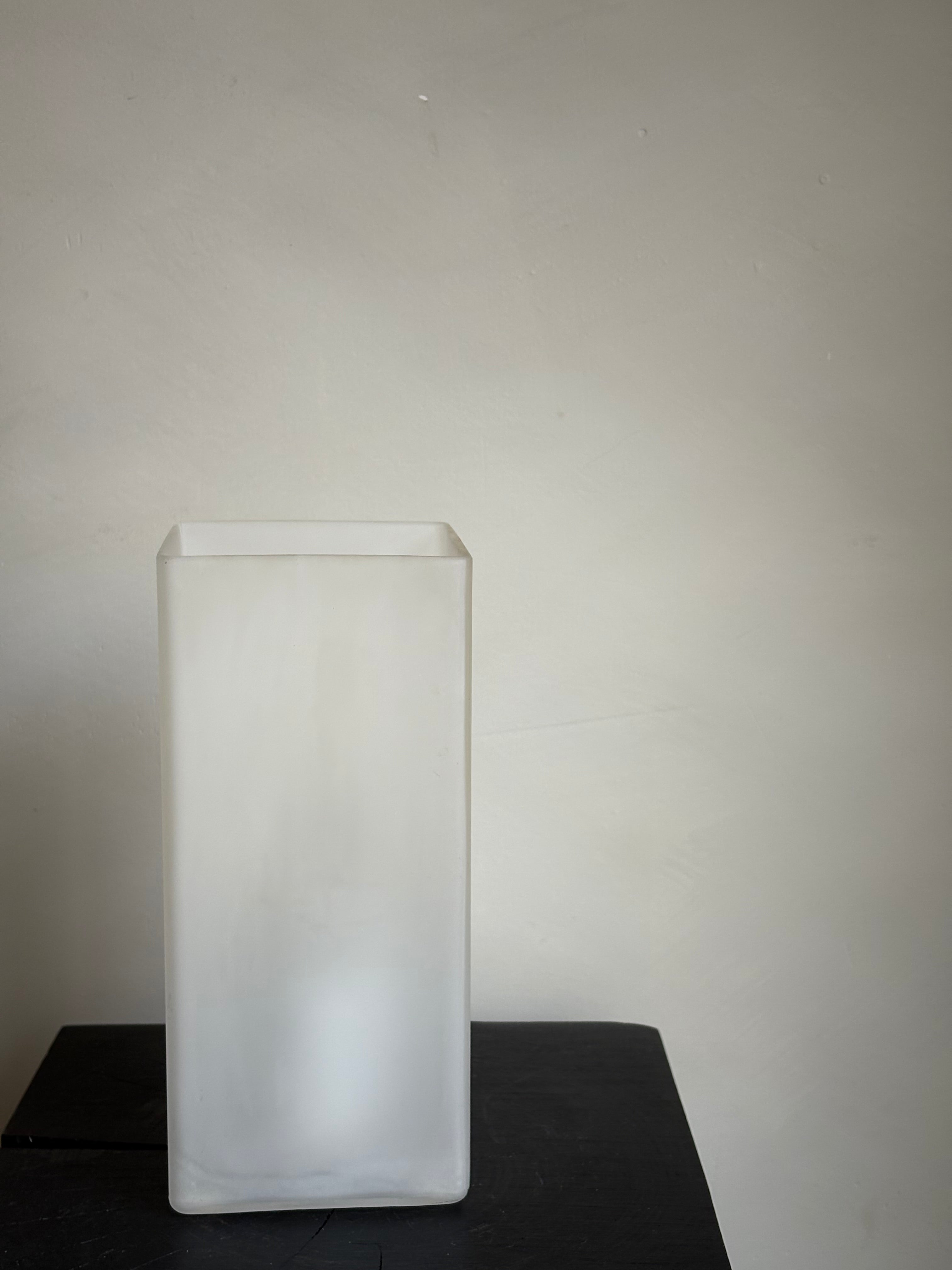 FROSTED LAMP
