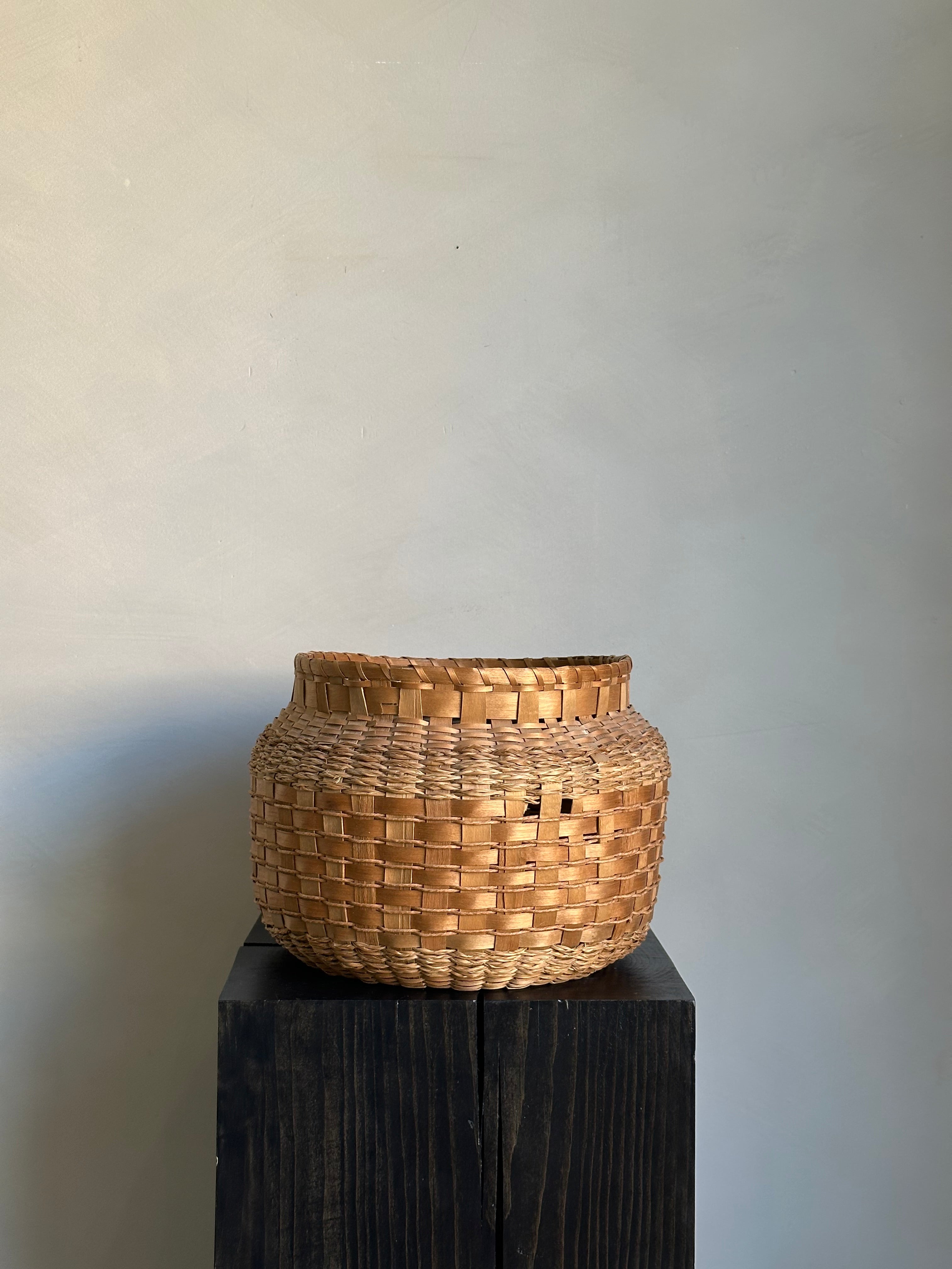 ROUND BASKET