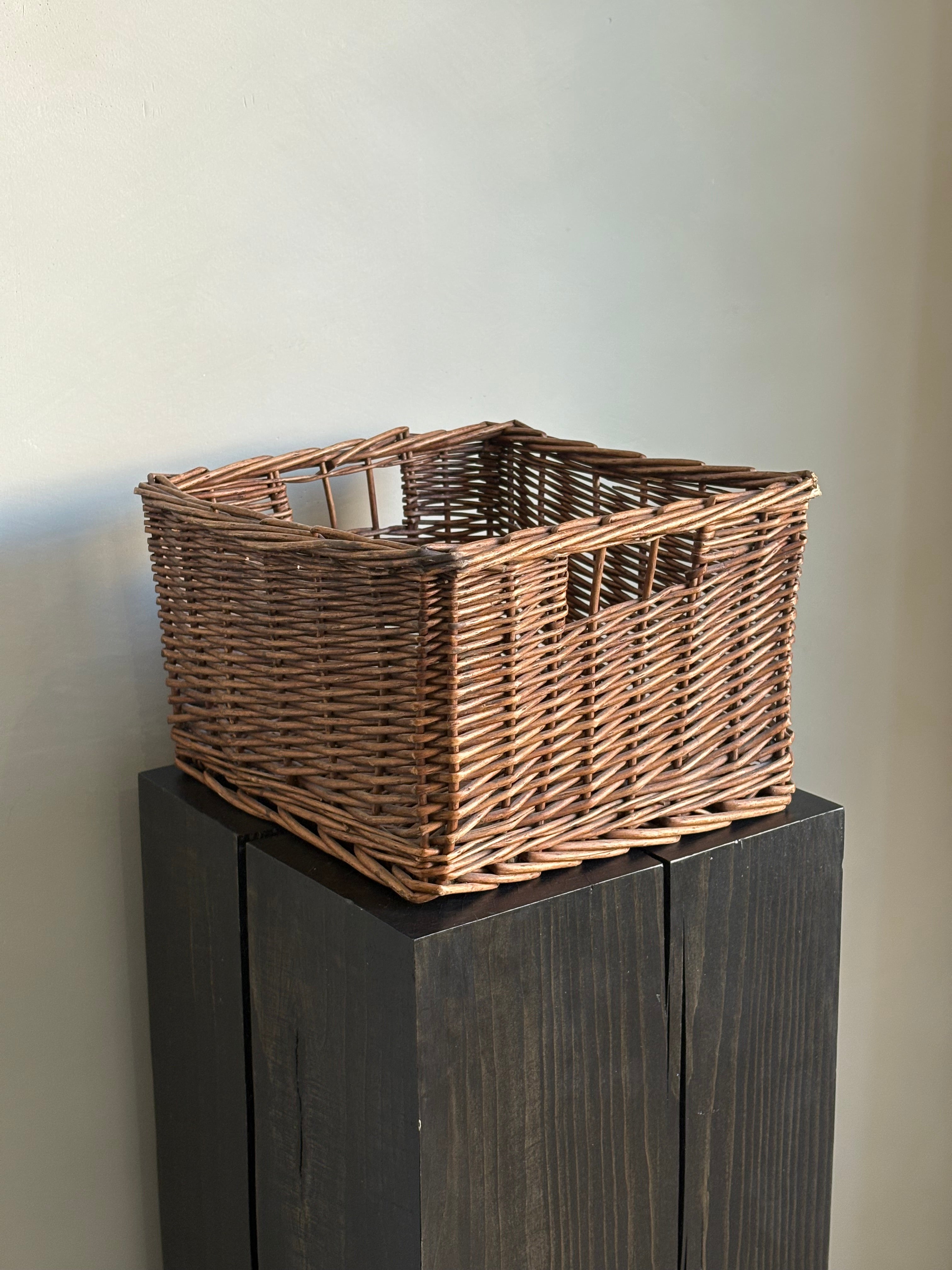 CLASSIC SQUARE BASKET