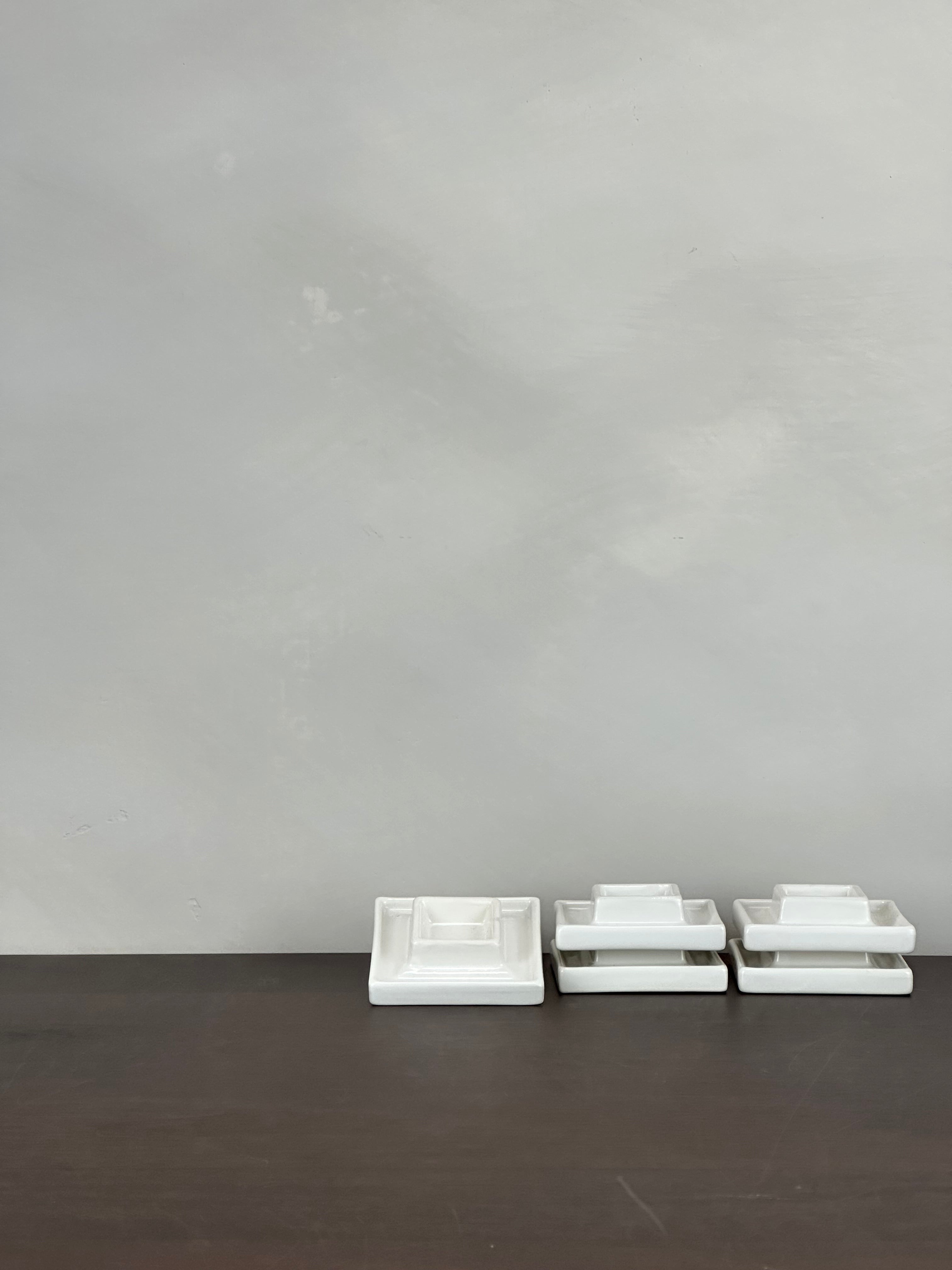 SMALL DISH