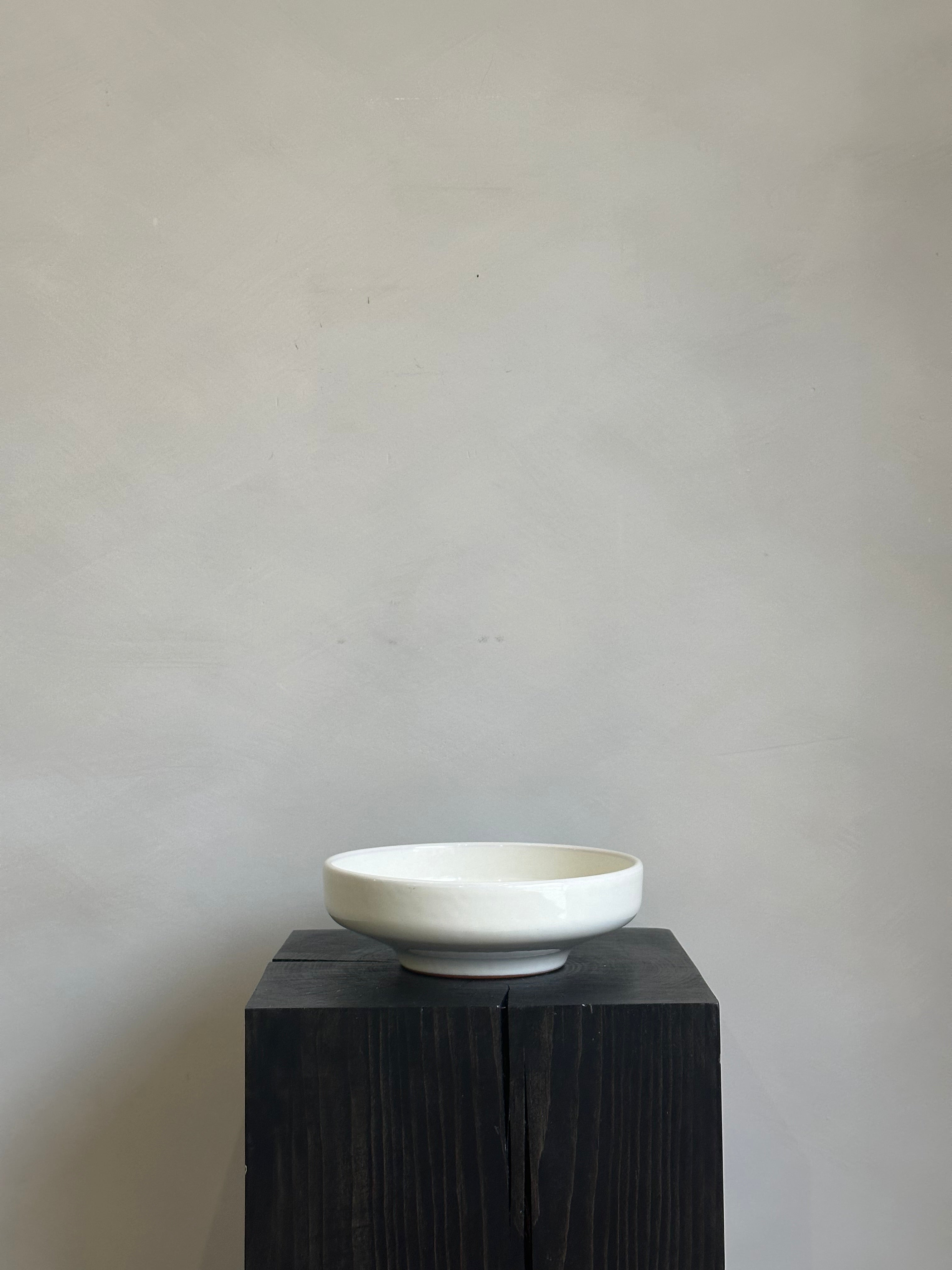 CREAM PEDESTAL BOWL