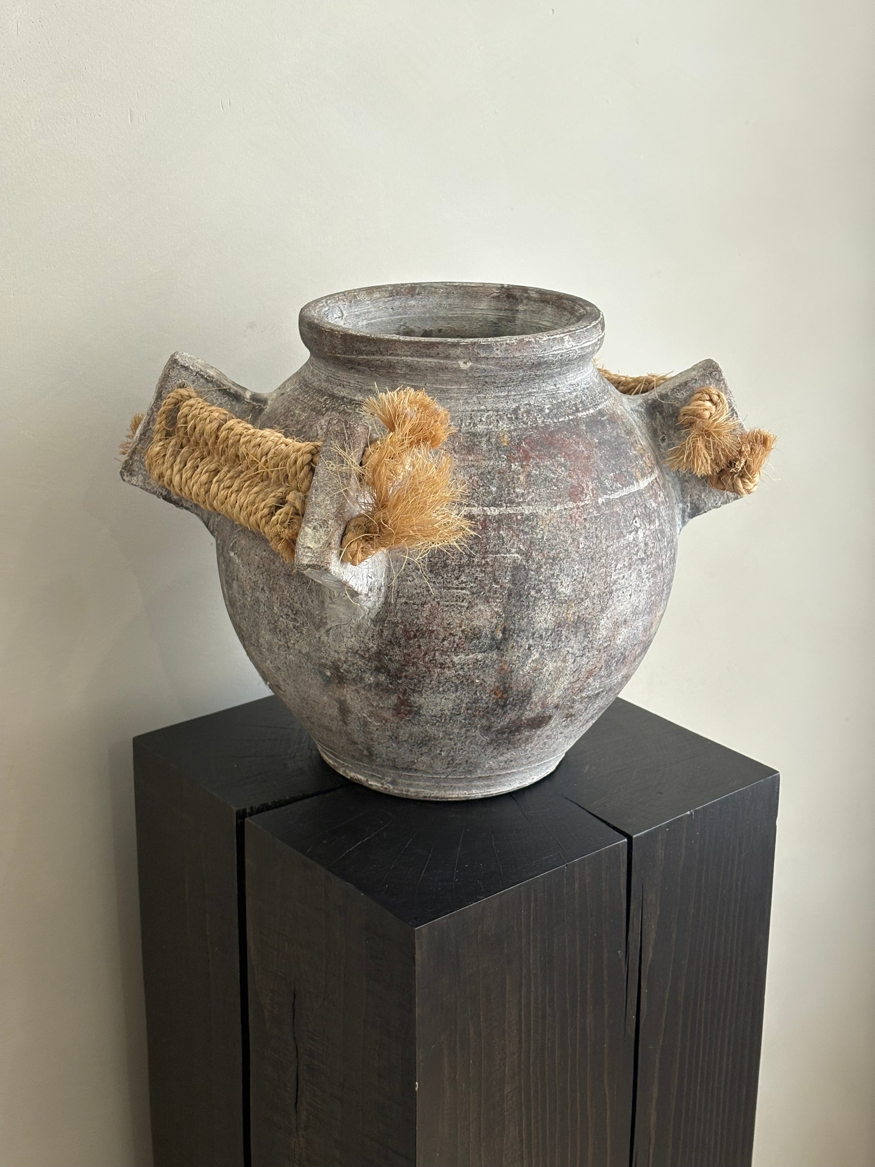 STONE ROPE VESSEL