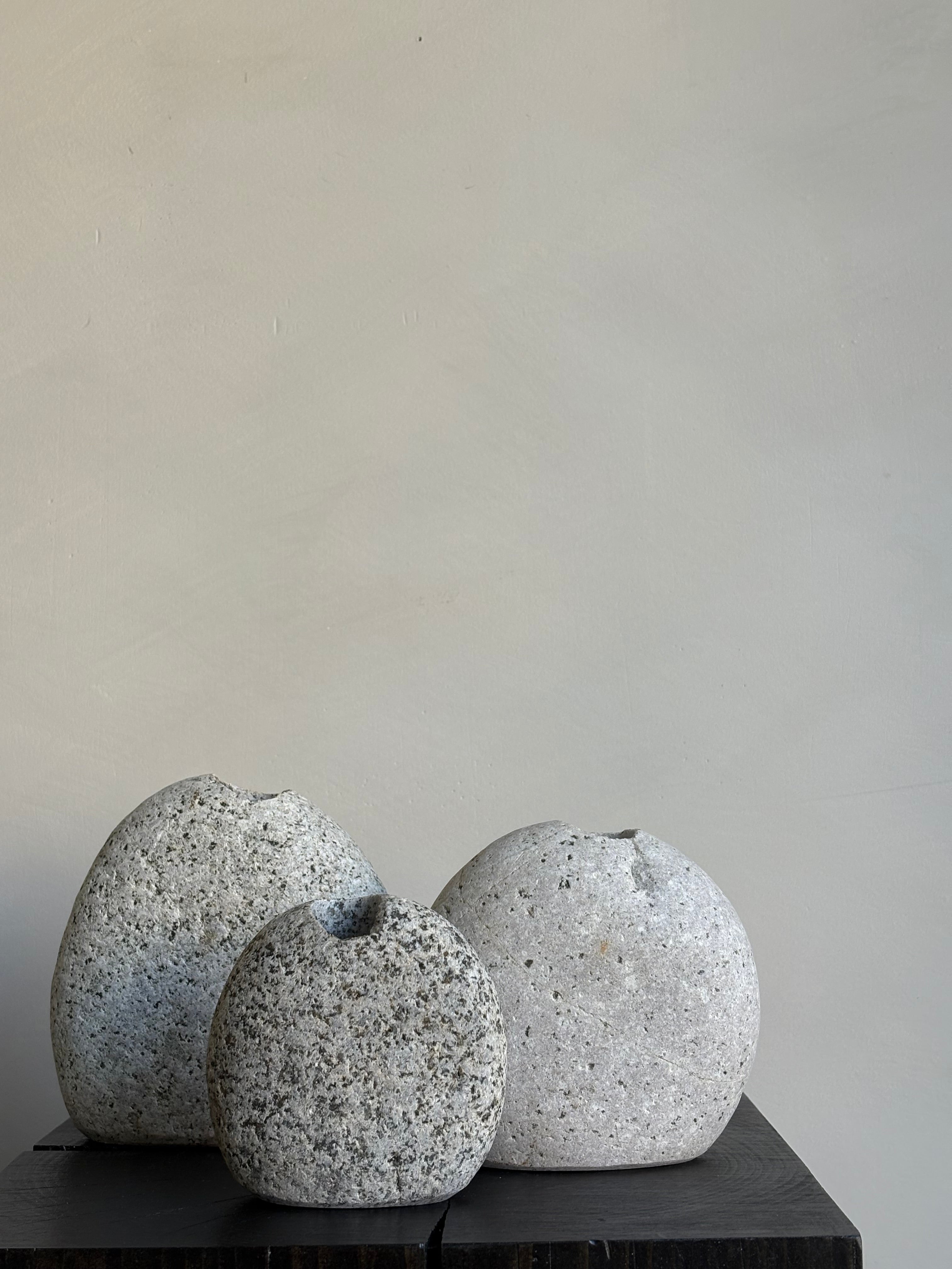BEACH STONE VASE