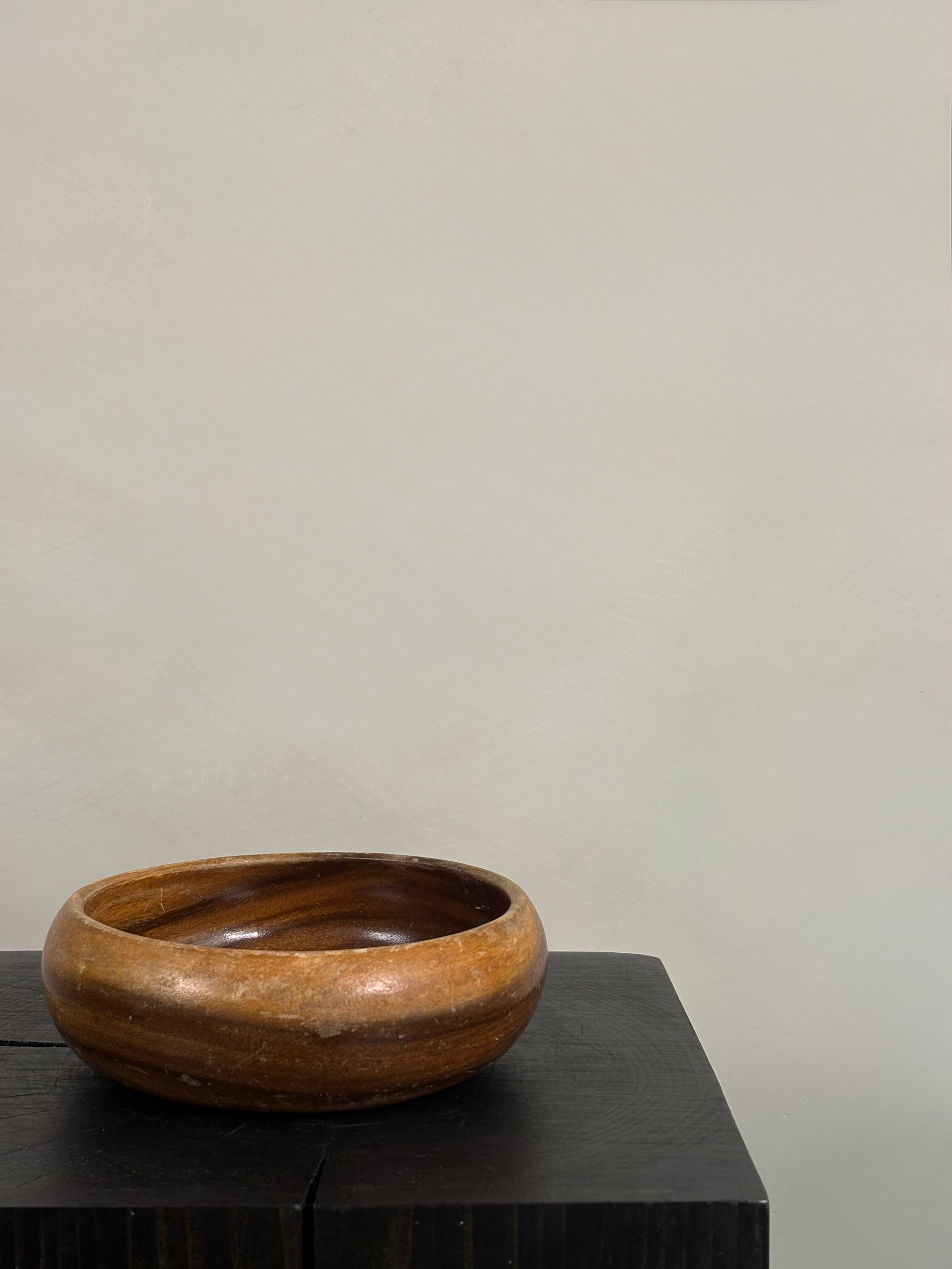 MULTI TONED WOOD BOWL