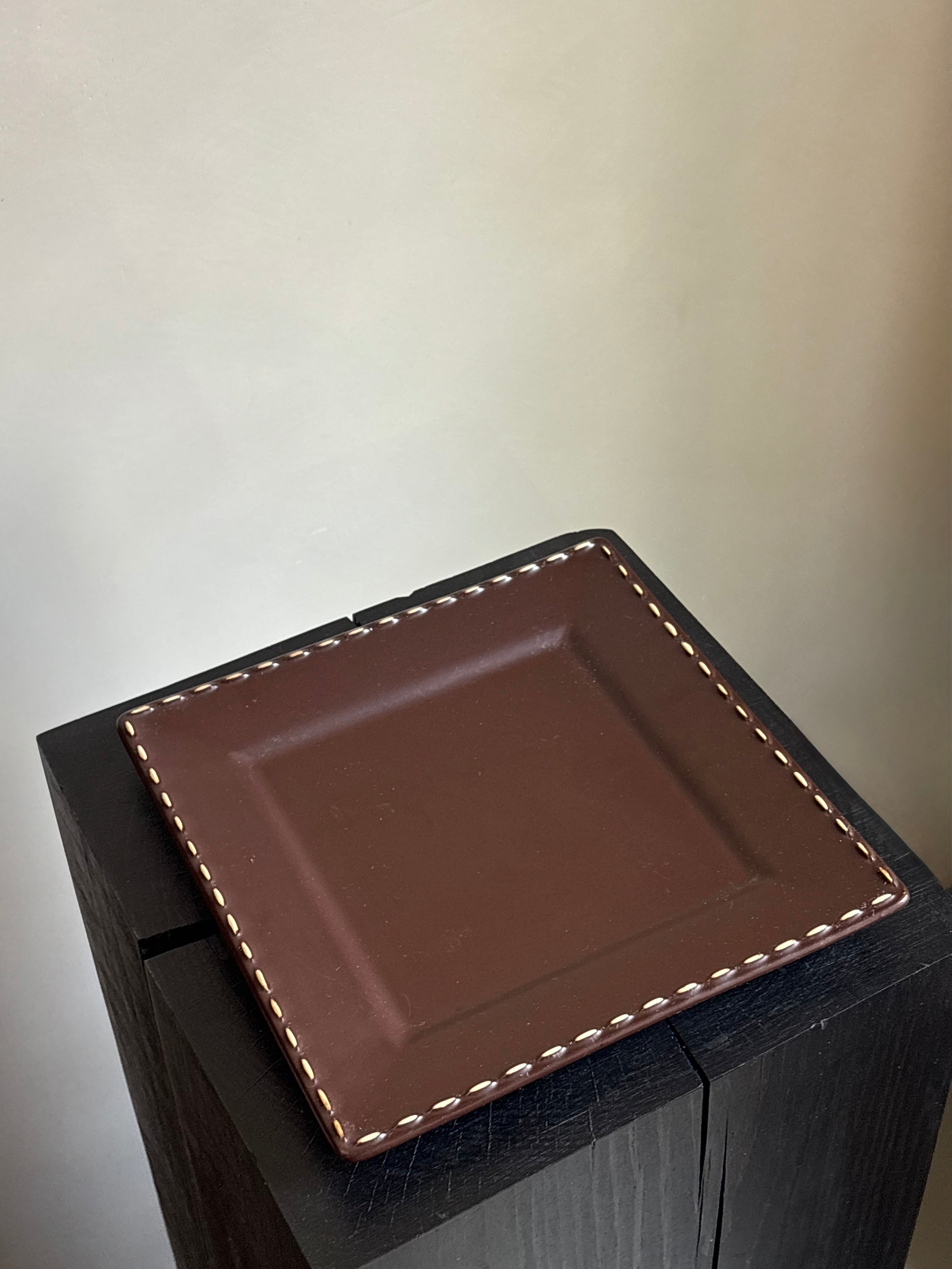 CHOCOLATE CERAMIC SUSHI PLATE WITH WHIPSTITCH TRIM