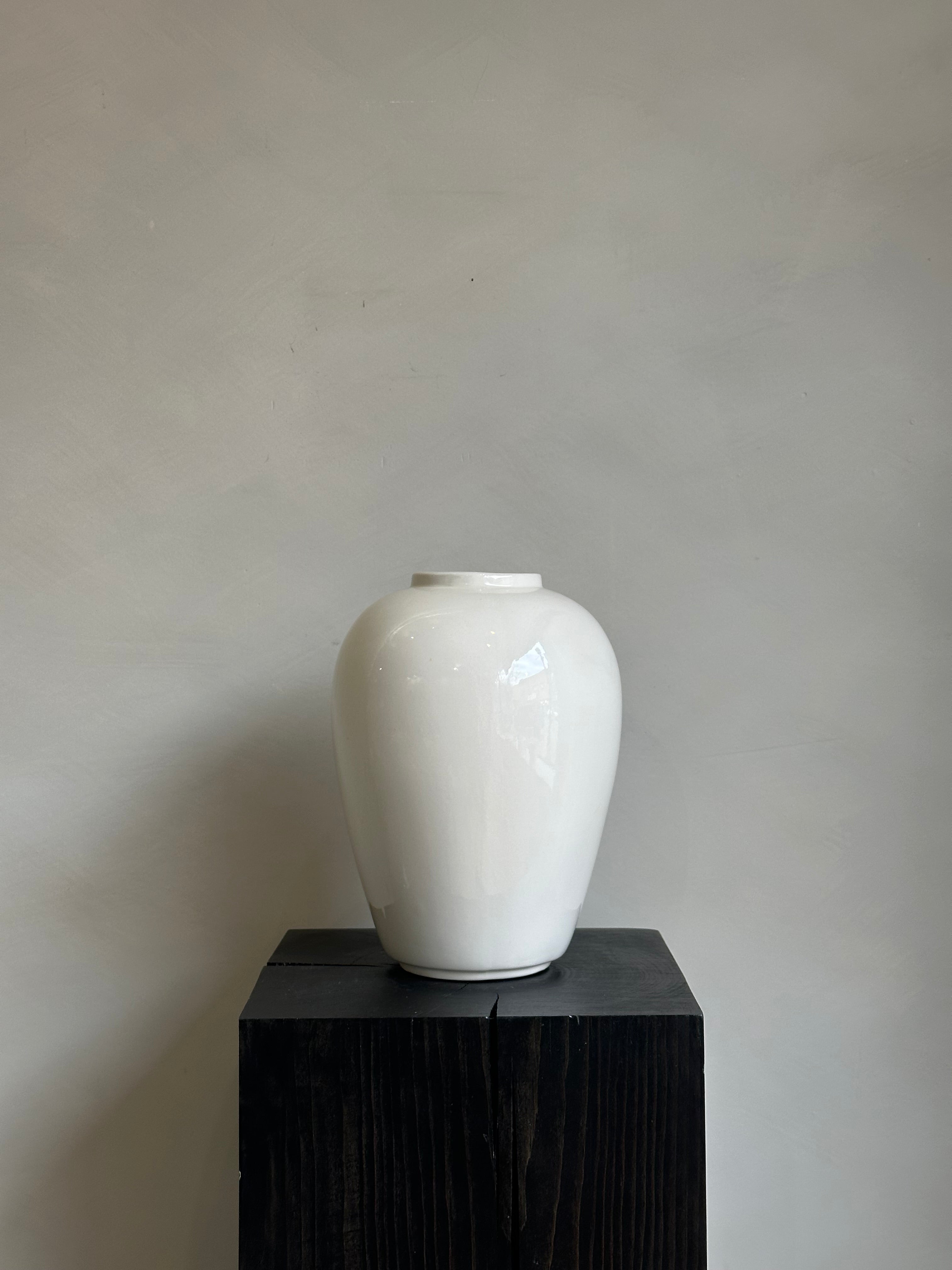 CREAM VASE
