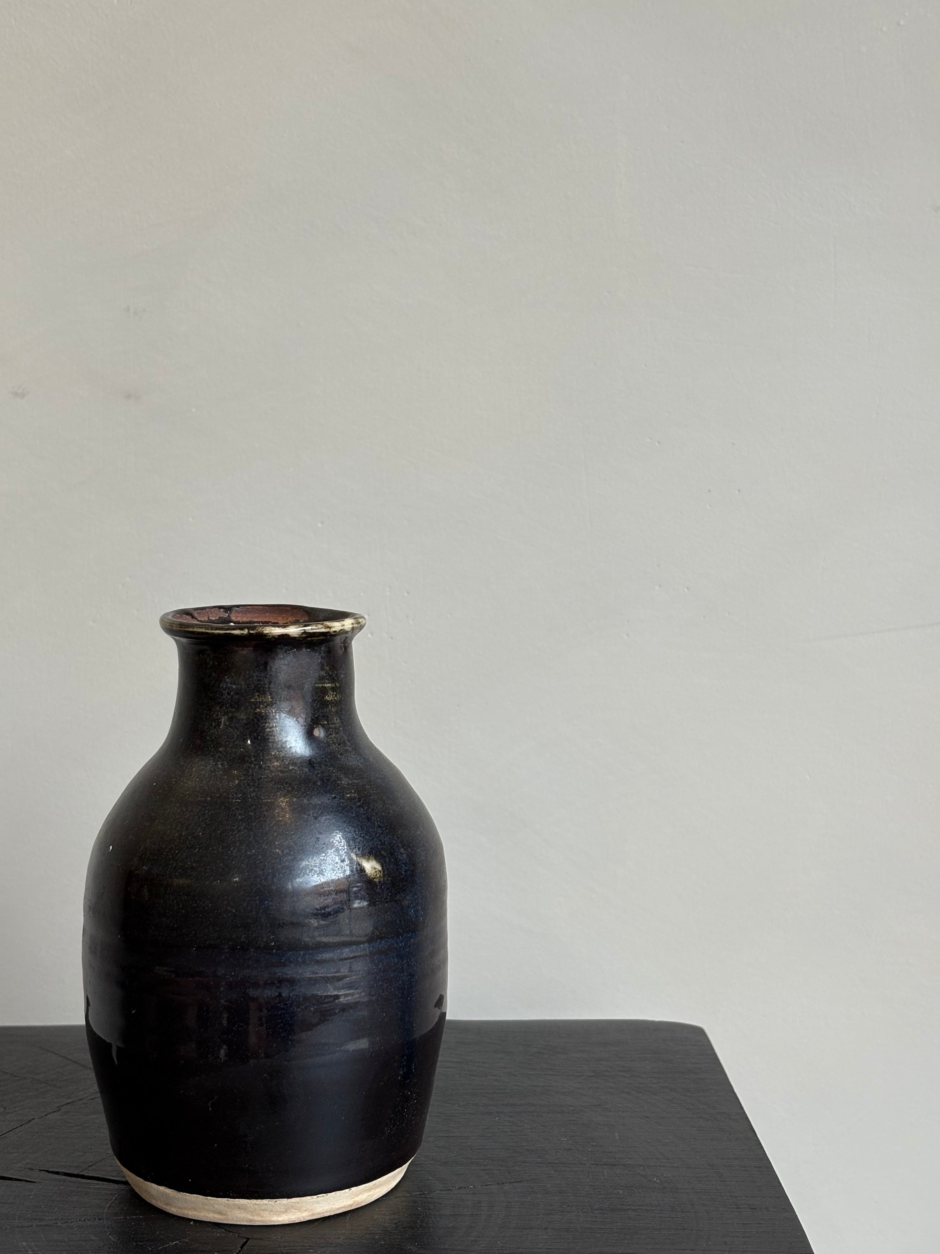 HANDCRAFTED TAPERED VASE