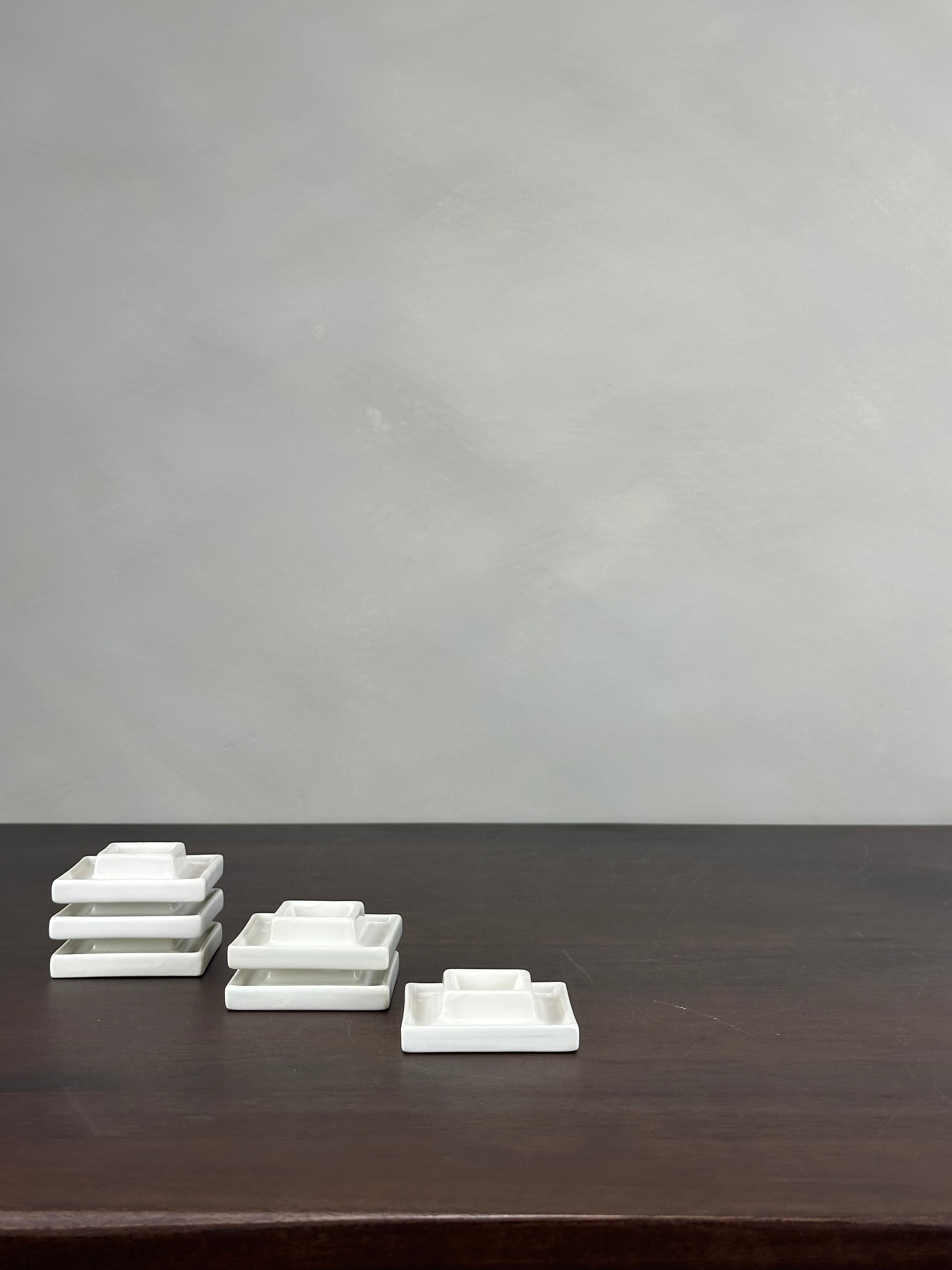SMALL DISH