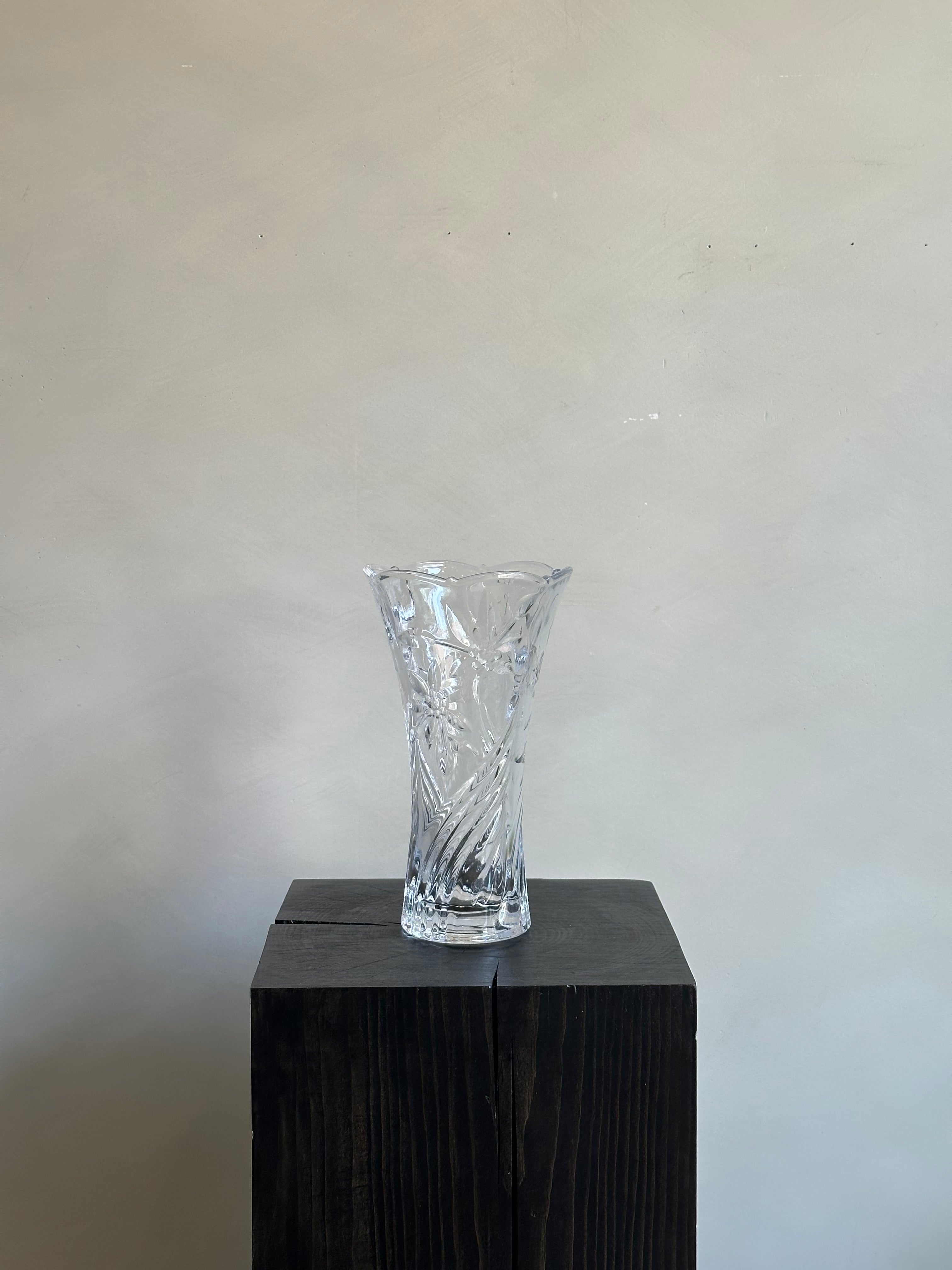 FLORAL GLASS VASE