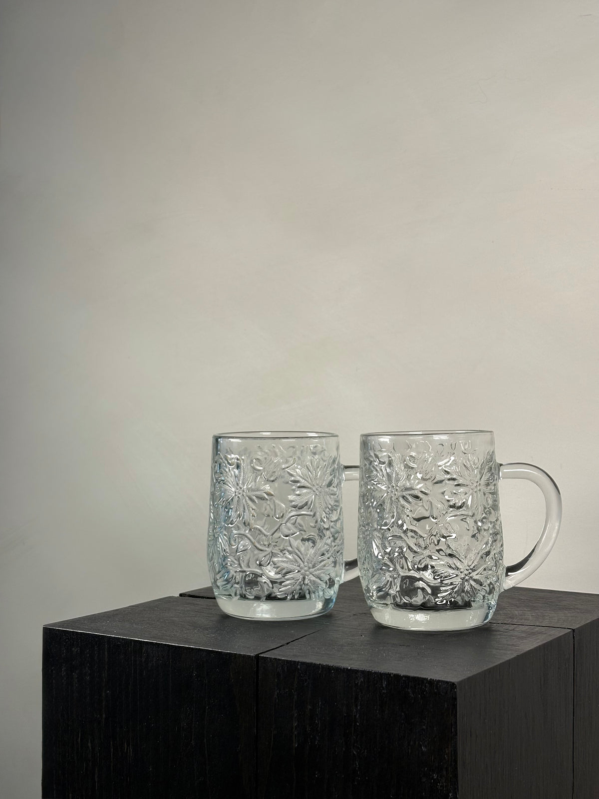 GLASS FLORAL MUG