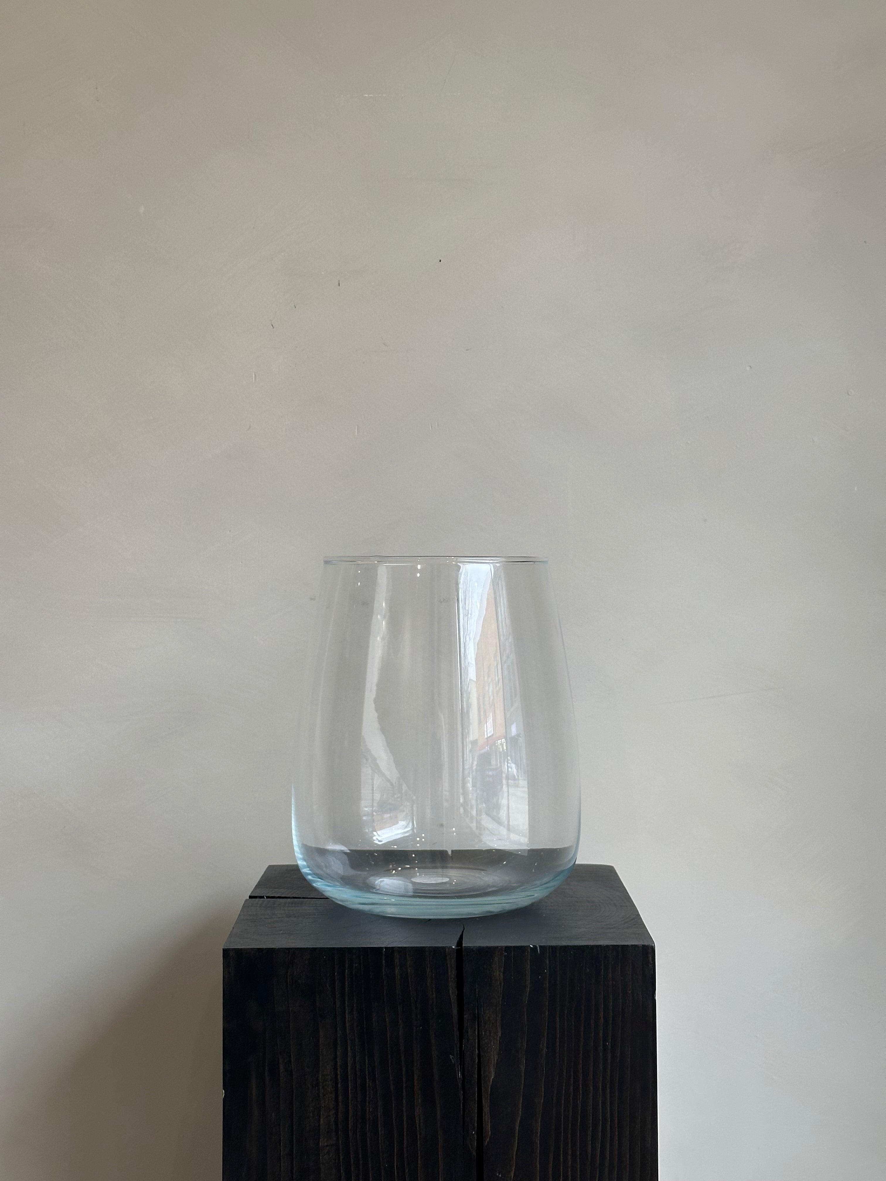 WIDE GLASS VASE