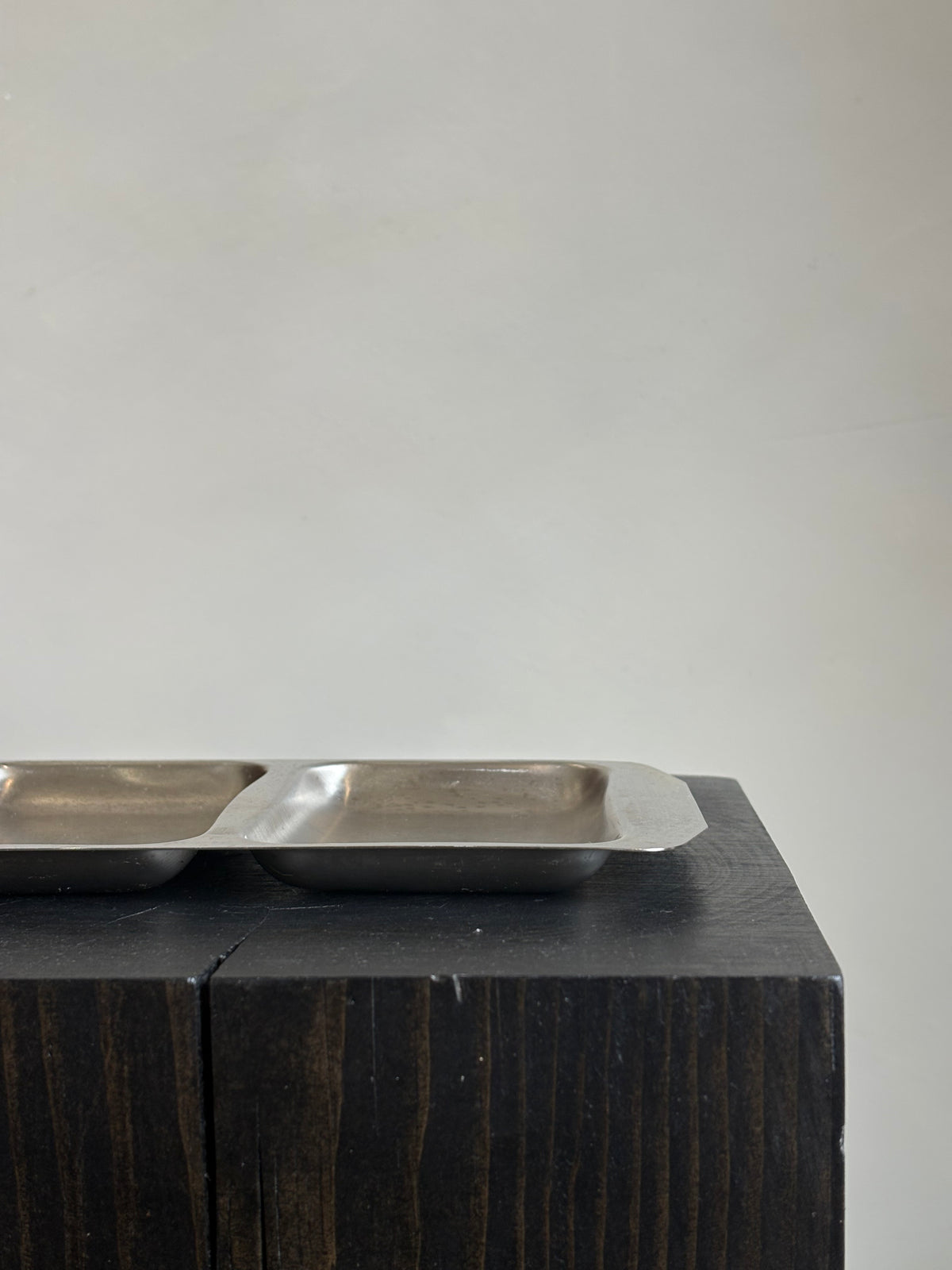 DUAL METAL TRAY