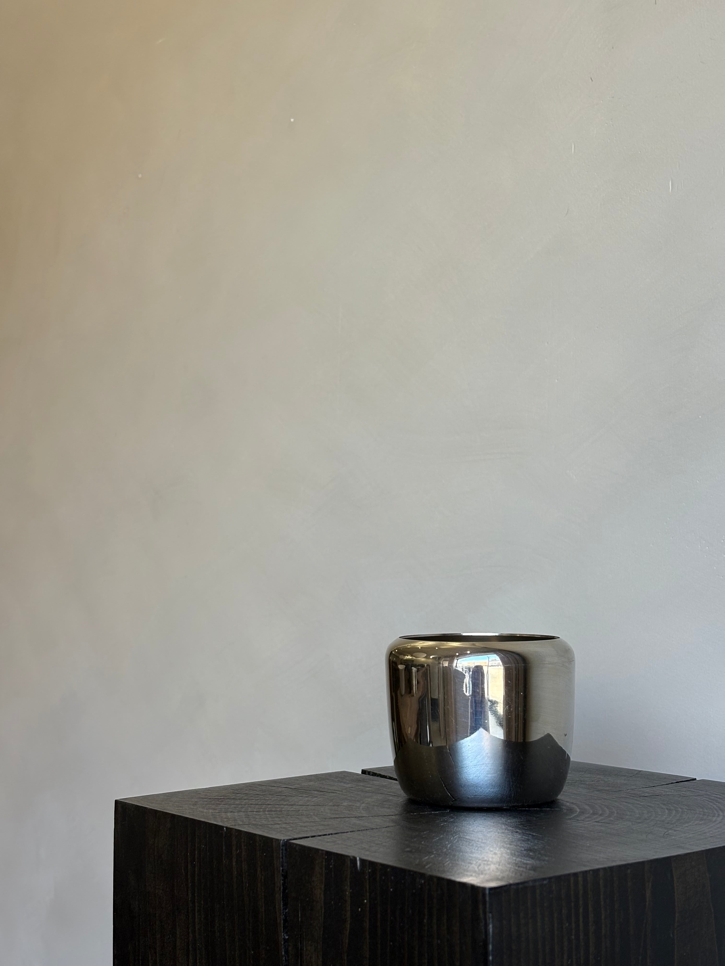 SHORT CHROME VESSEL