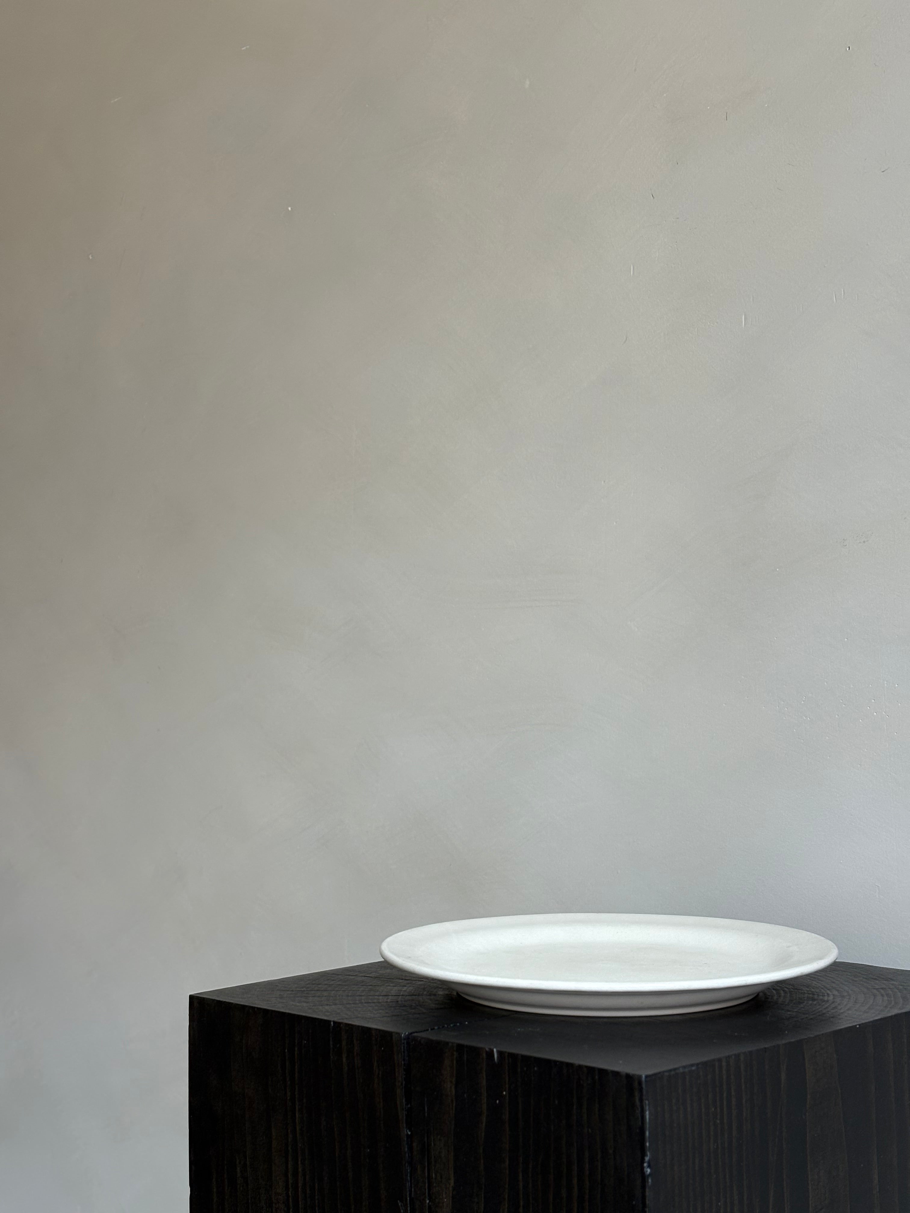 BEIGE PLATE