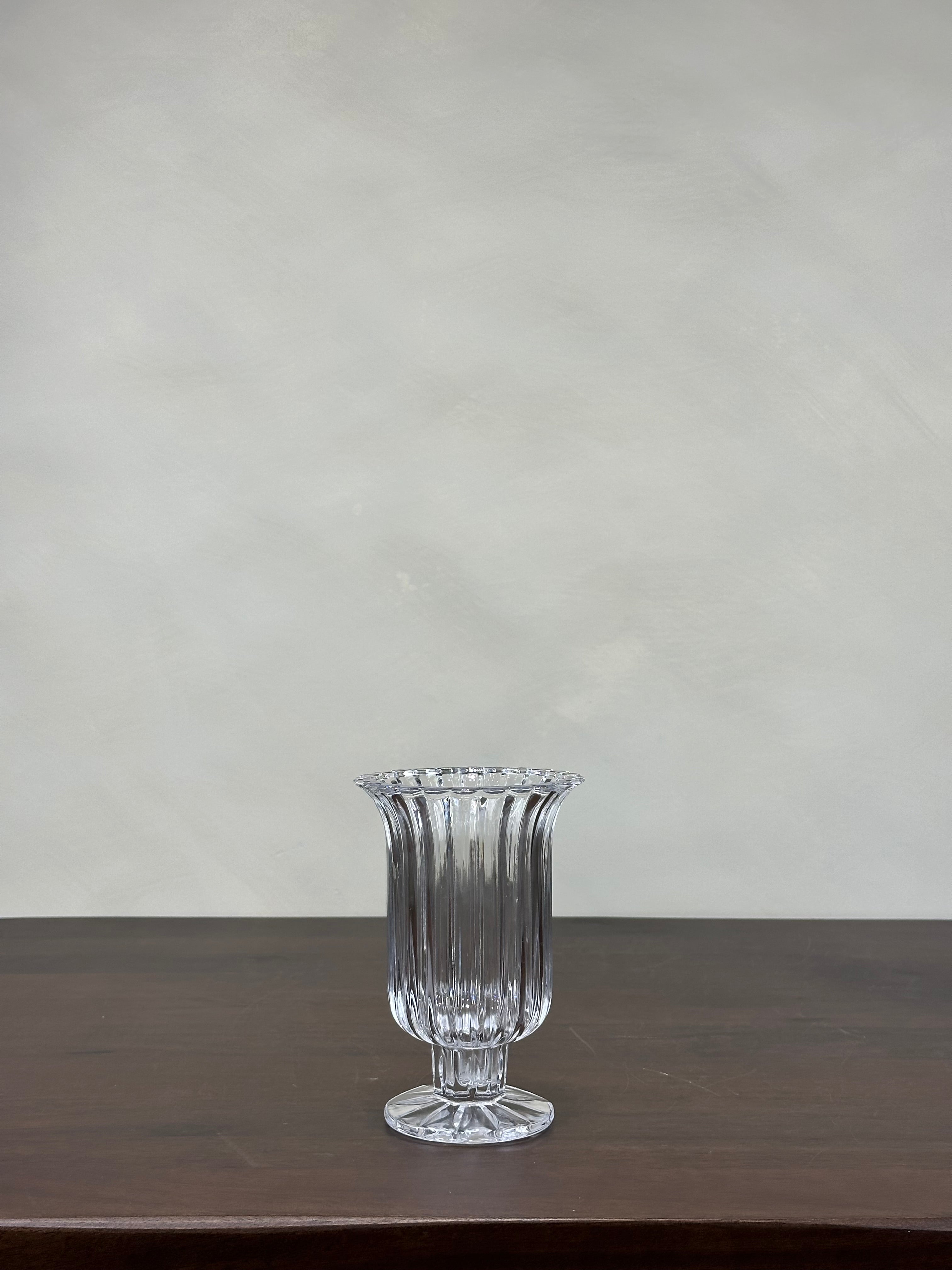 SMALL PEDESTAL VASE