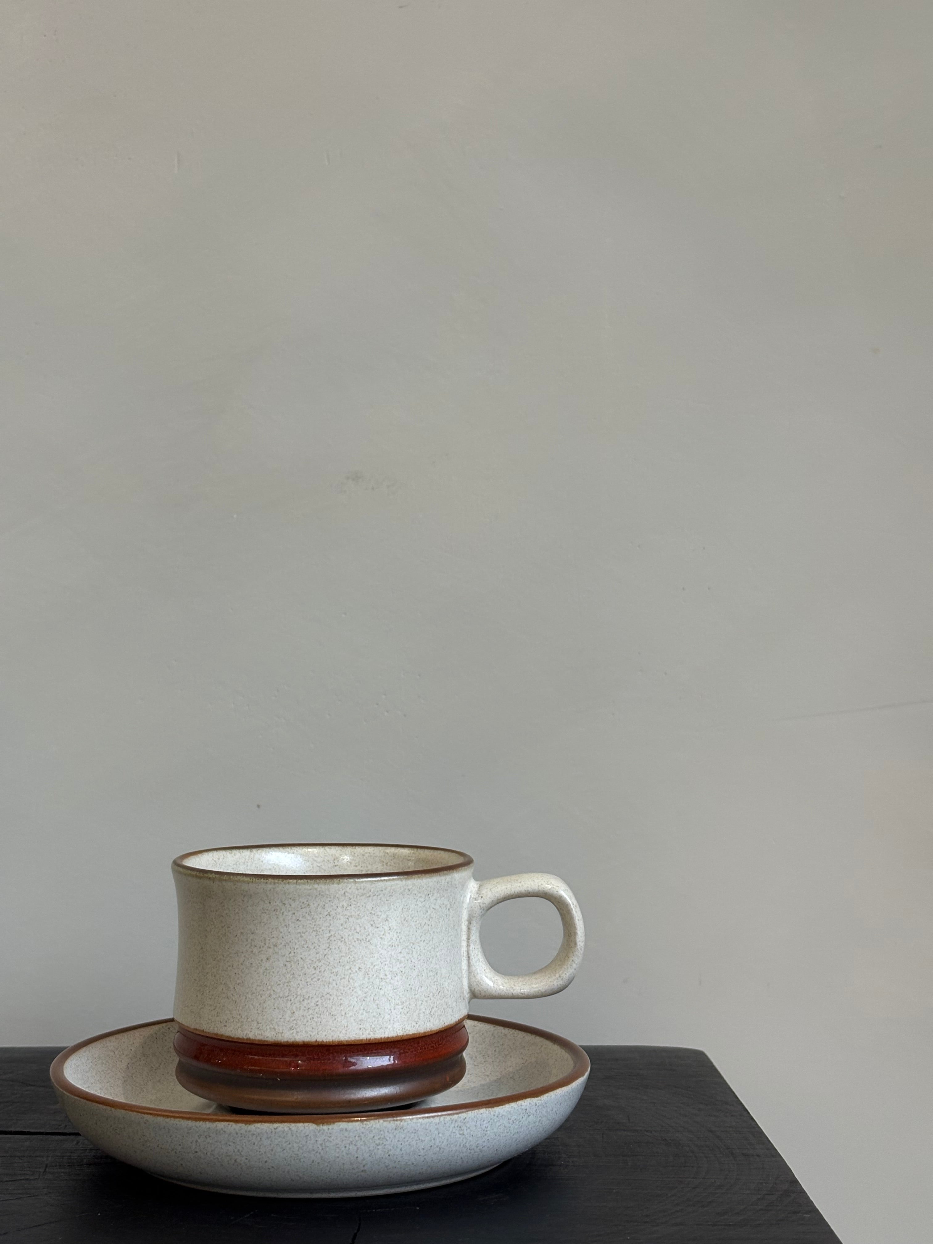 BROWN STRIPED TEA SET