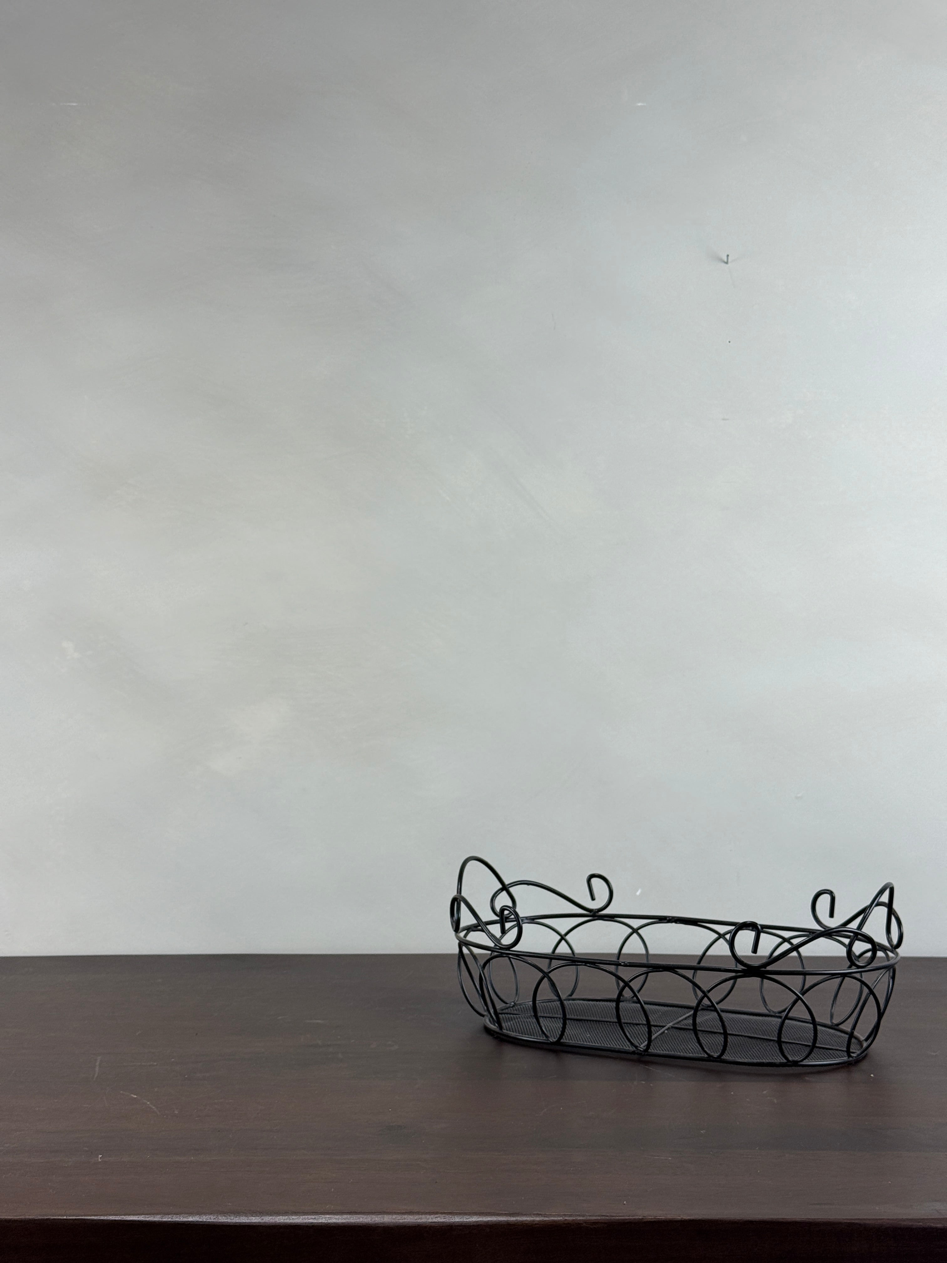 BLACK METAL BASKET
