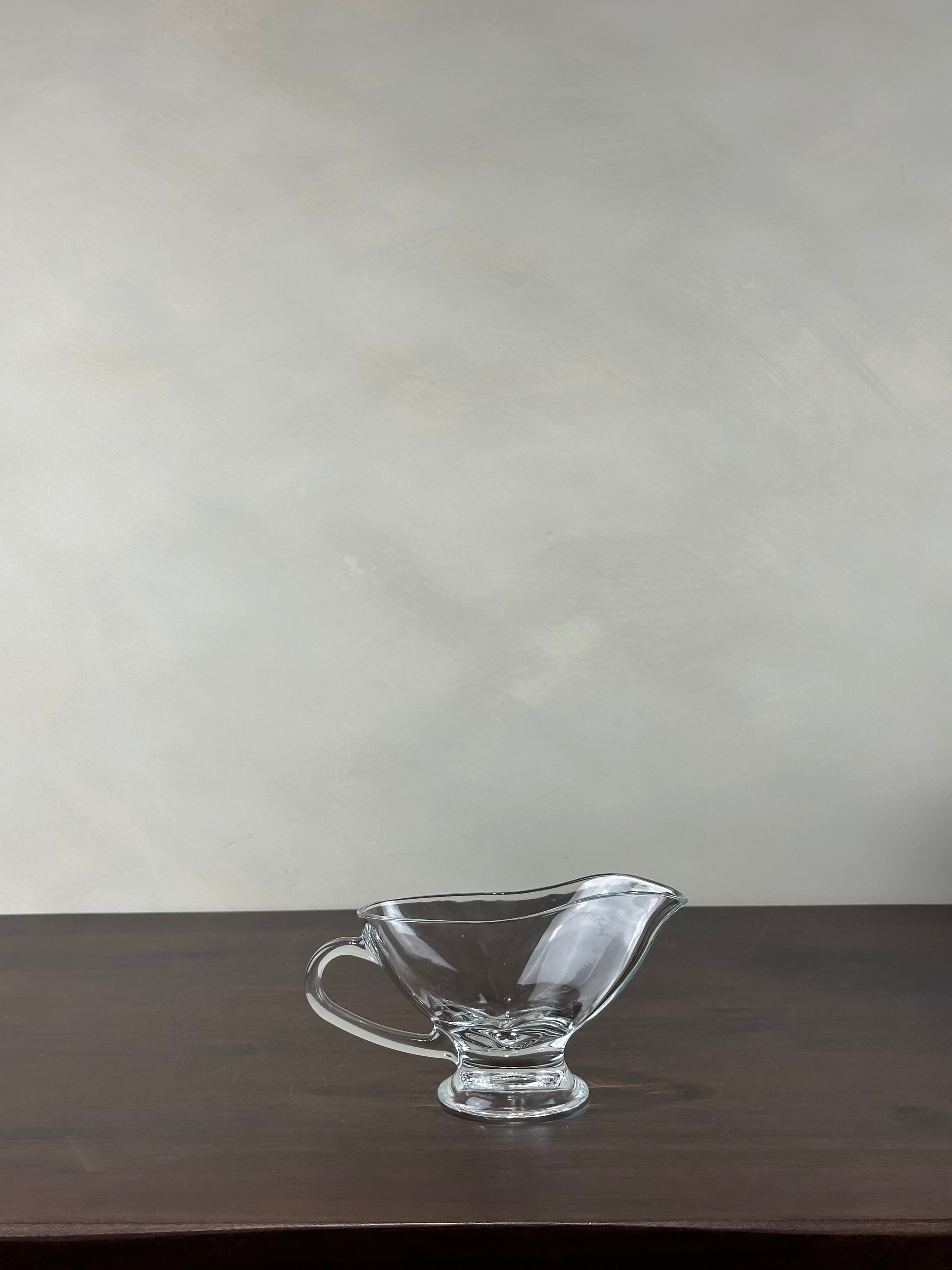 TRADITIONAL GLASS GRAVY BOAT