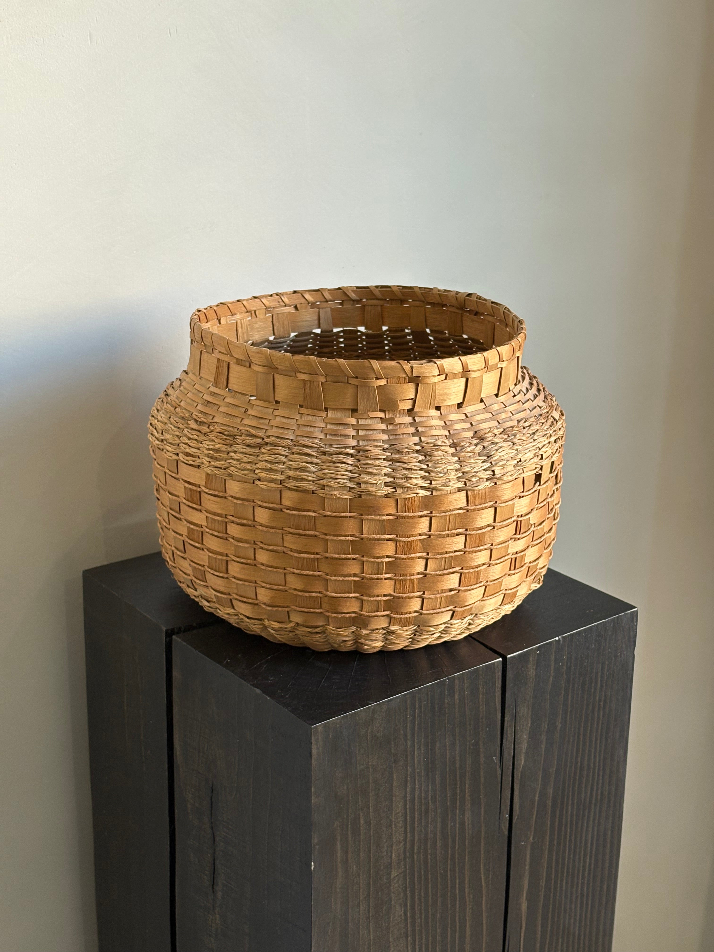 ROUND BASKET