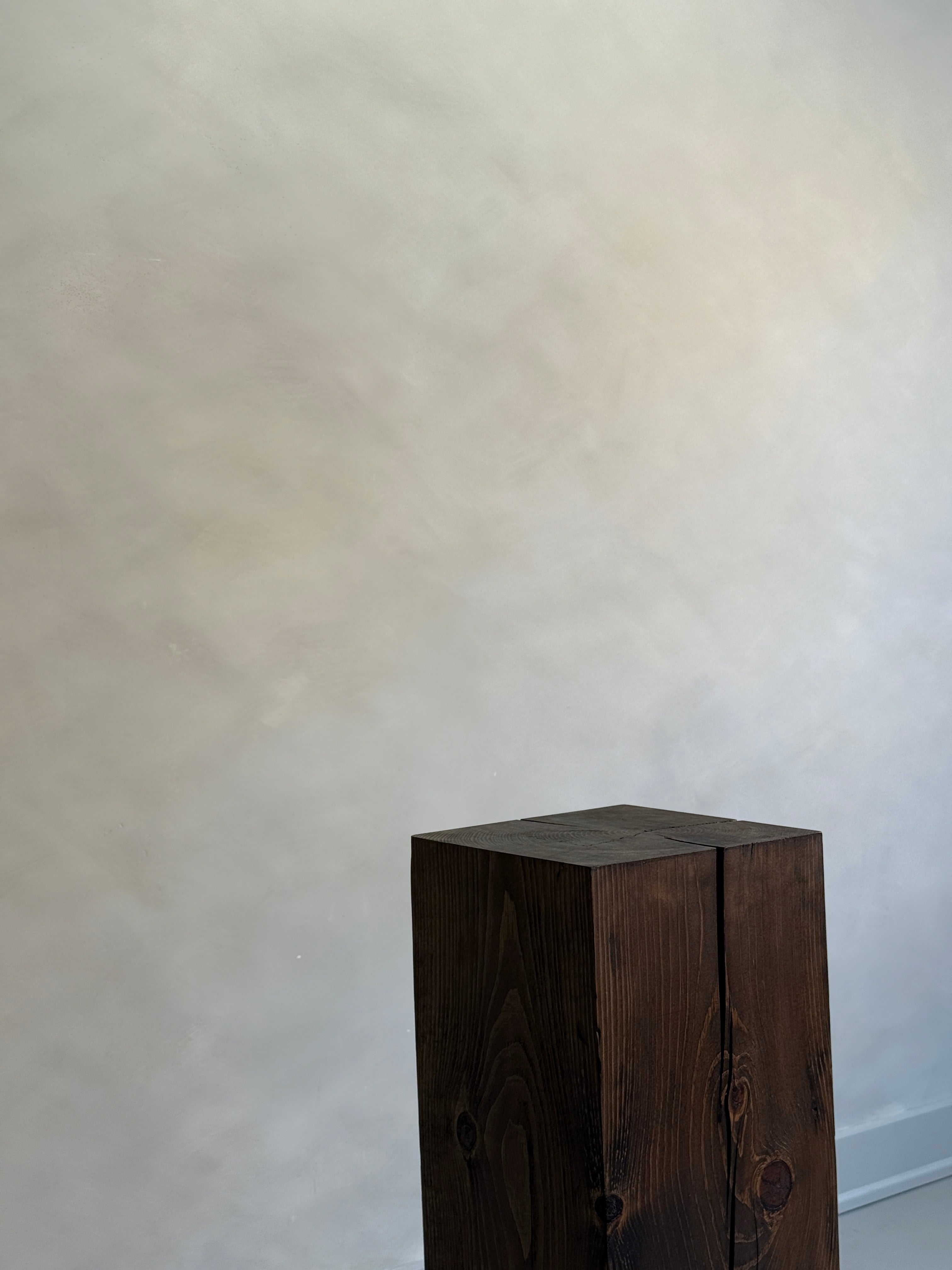 BROWN SOLID WOOD PEDESTAL