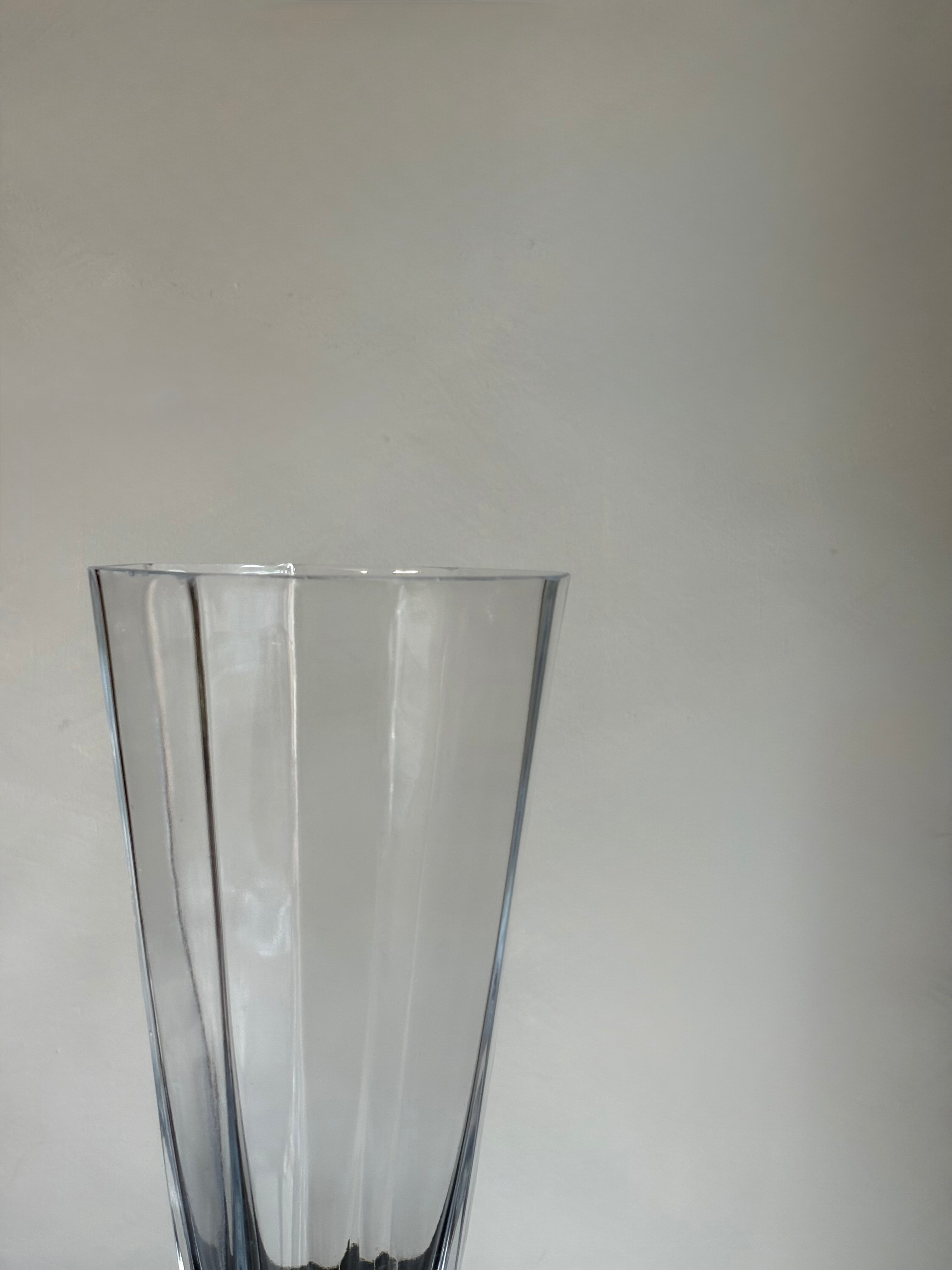 FLARED GLASS VASE