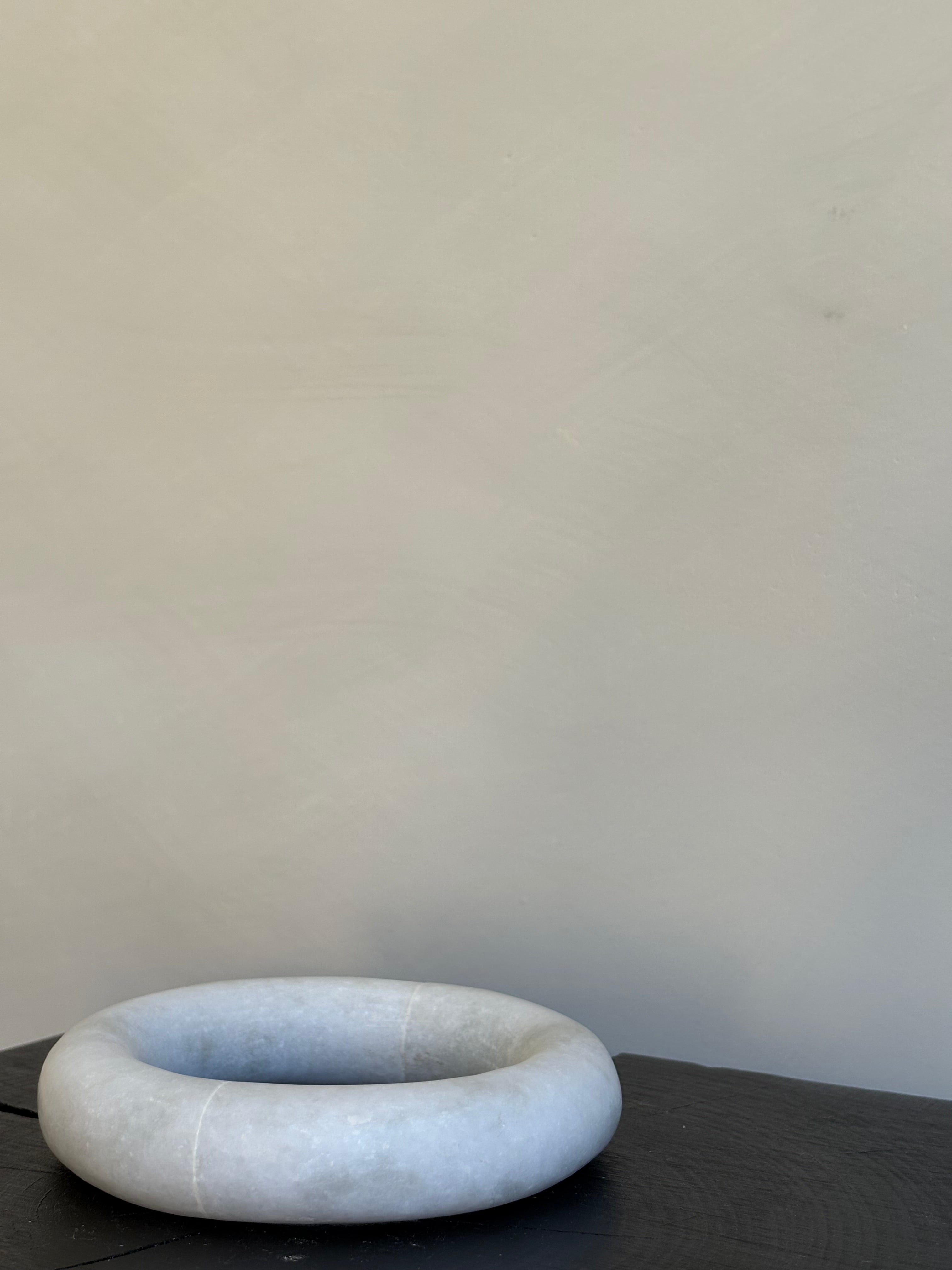 DECORATIVE WHITE MARBLE RING