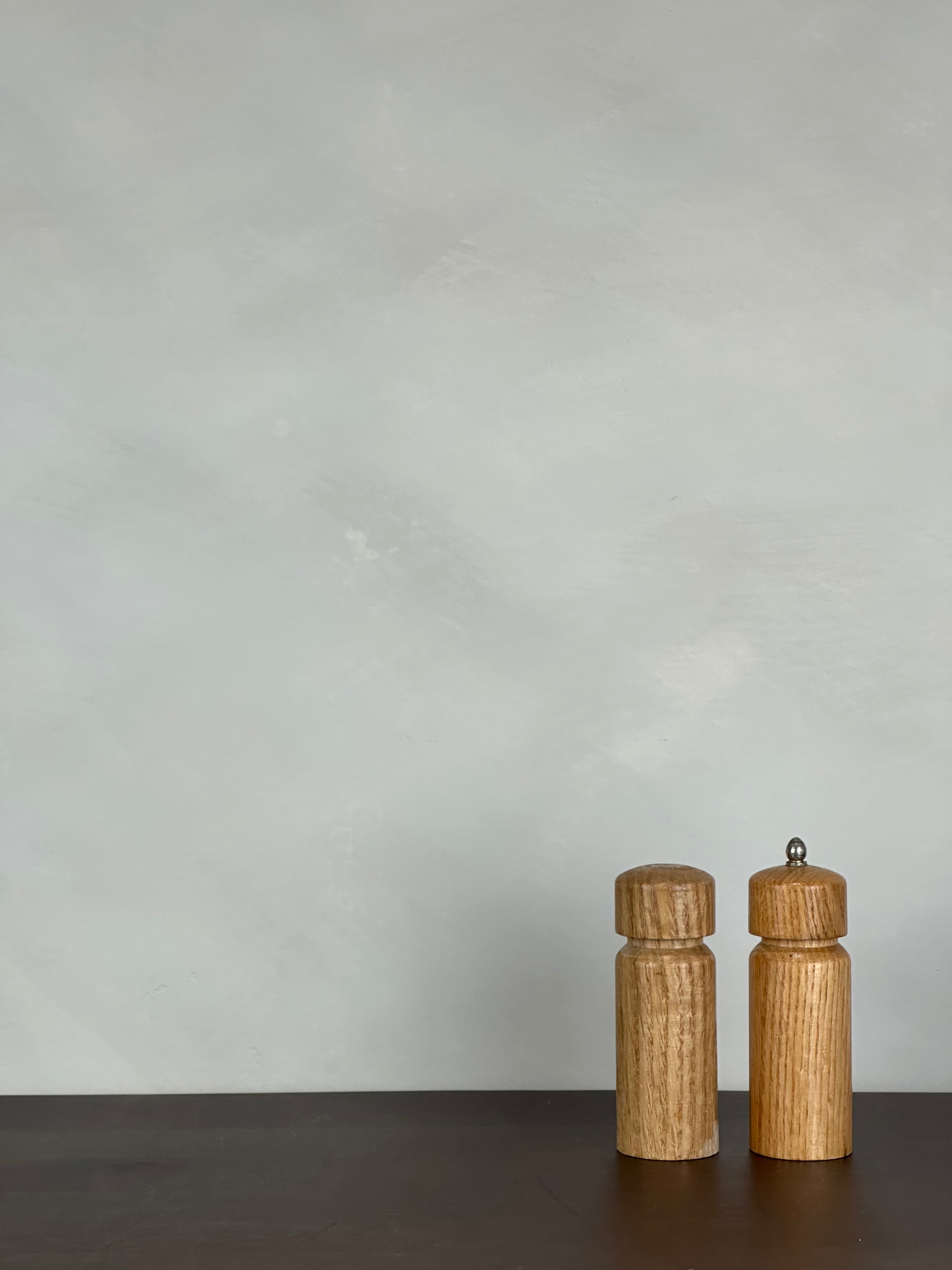 SMALL WOODEN SHAKER SET