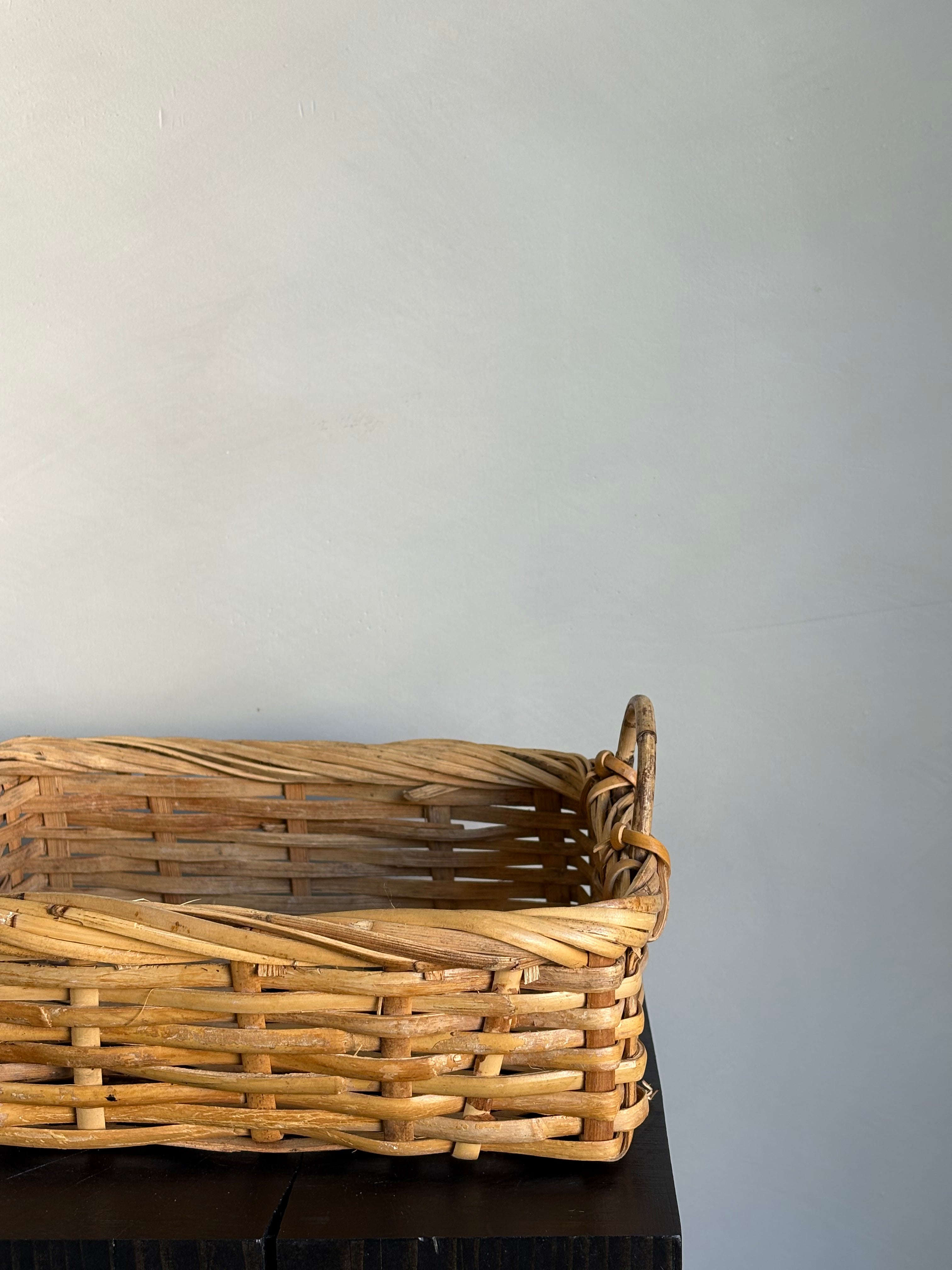 SMALL RECTANGLE BASKET WITH HANDLES